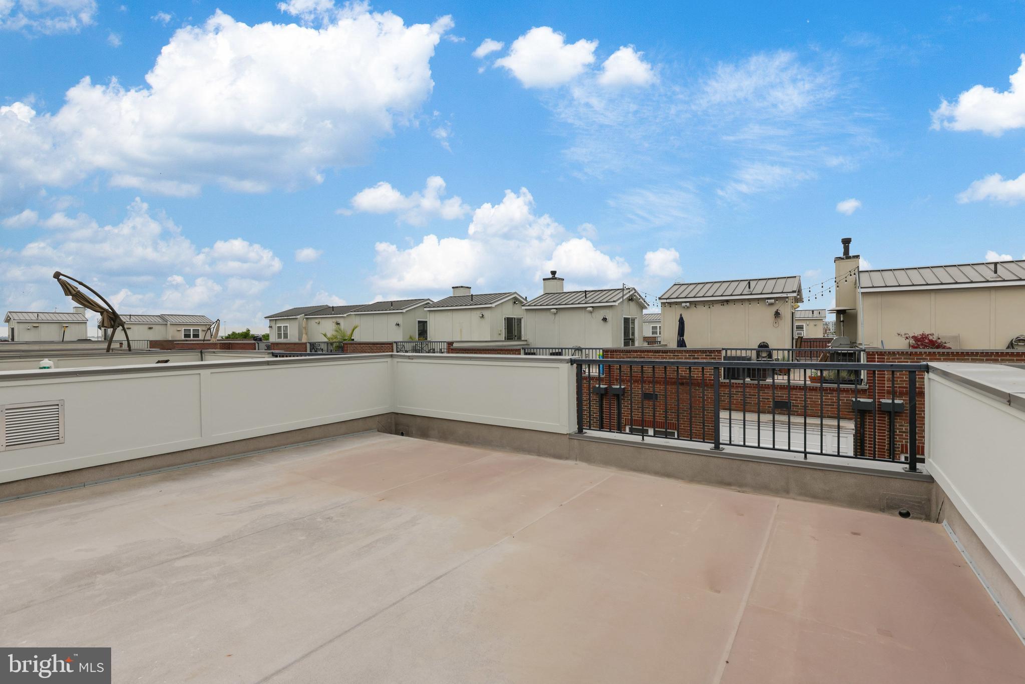 MCHENRY POINTE - Residential