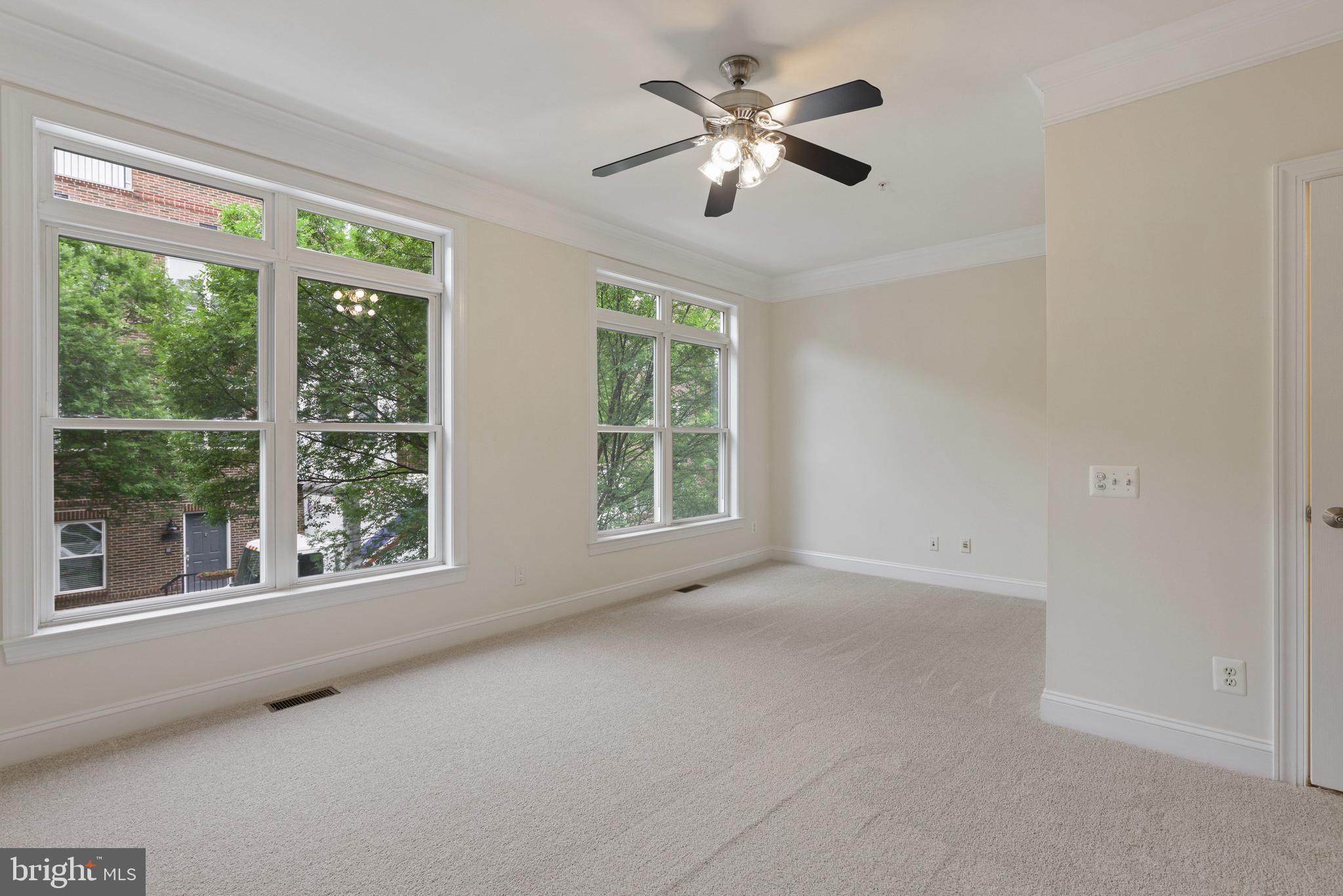 MCHENRY POINTE - Residential