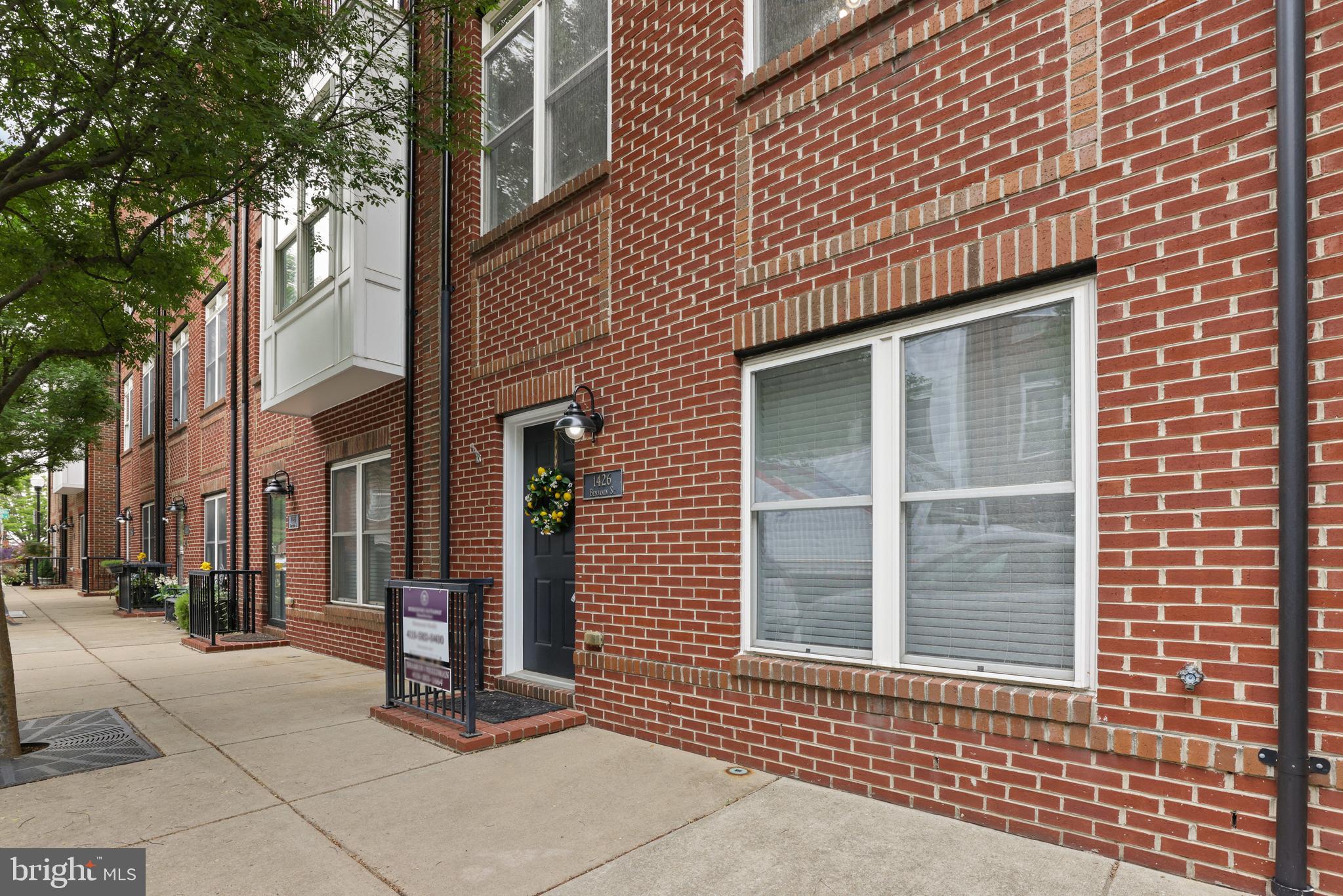 MCHENRY POINTE - Residential