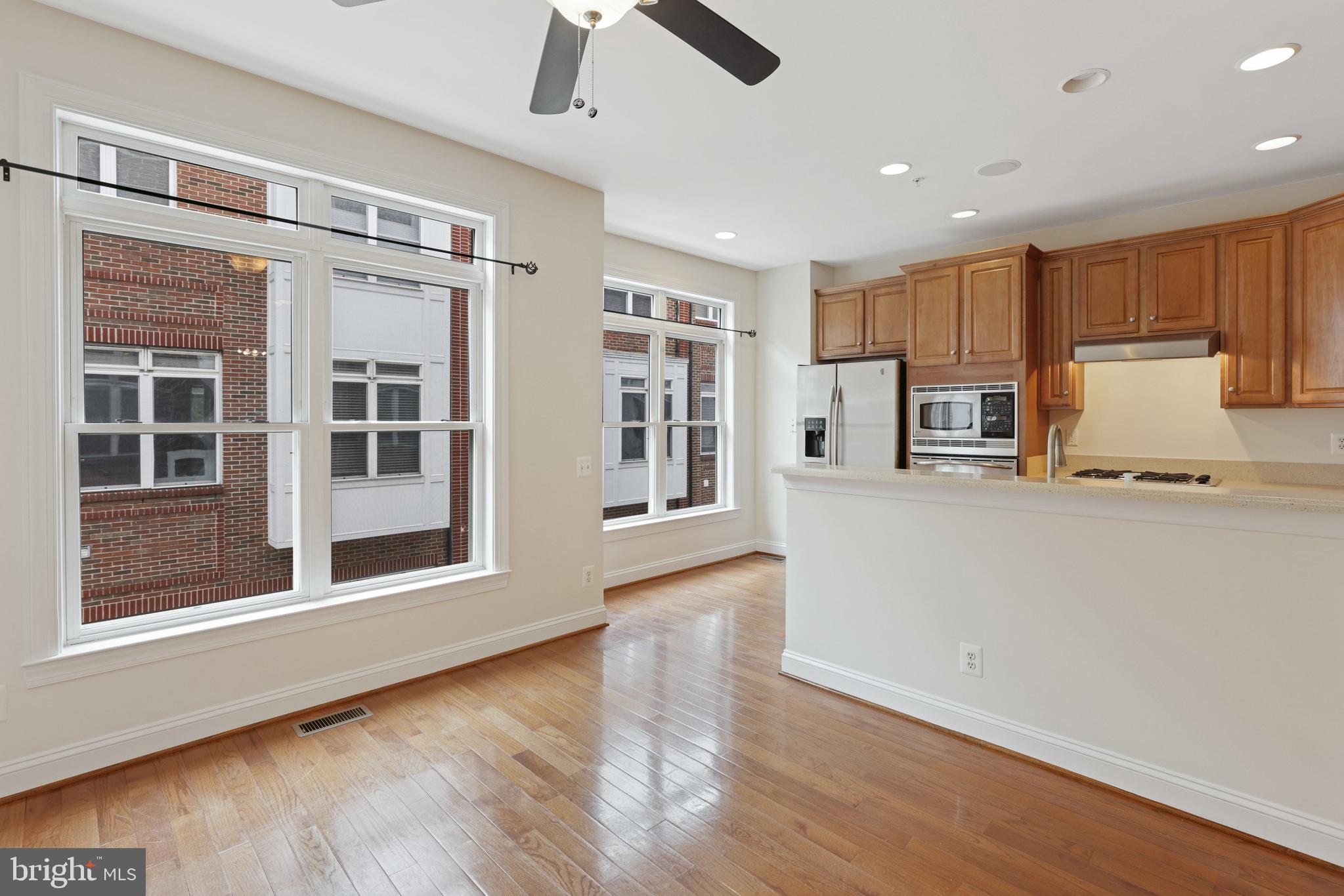 MCHENRY POINTE - Residential