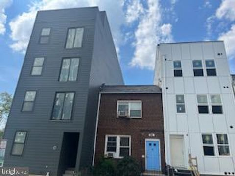 1002 18TH STREET NE WASHINGTON DC 20002