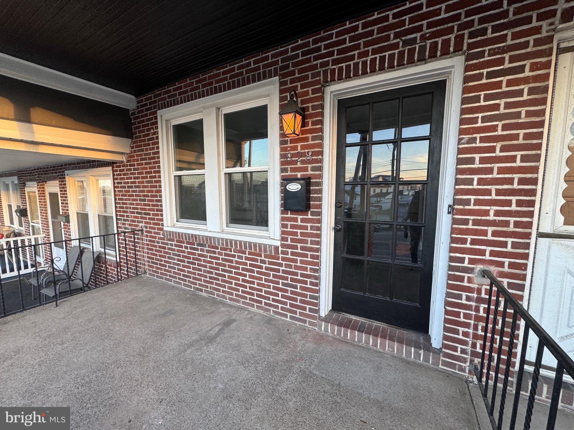 KING MANOR - Residential Lease