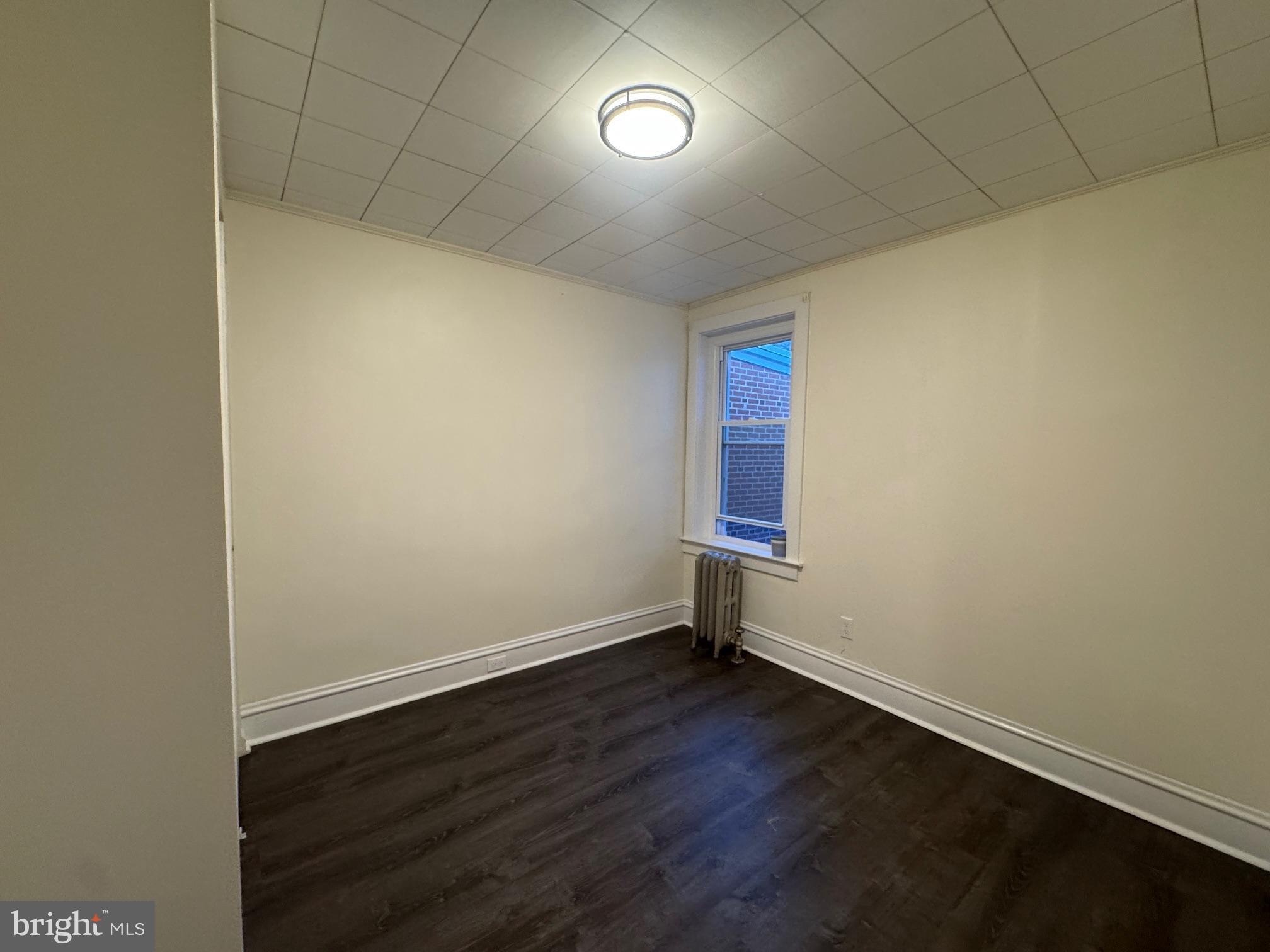 KING MANOR - Residential Lease