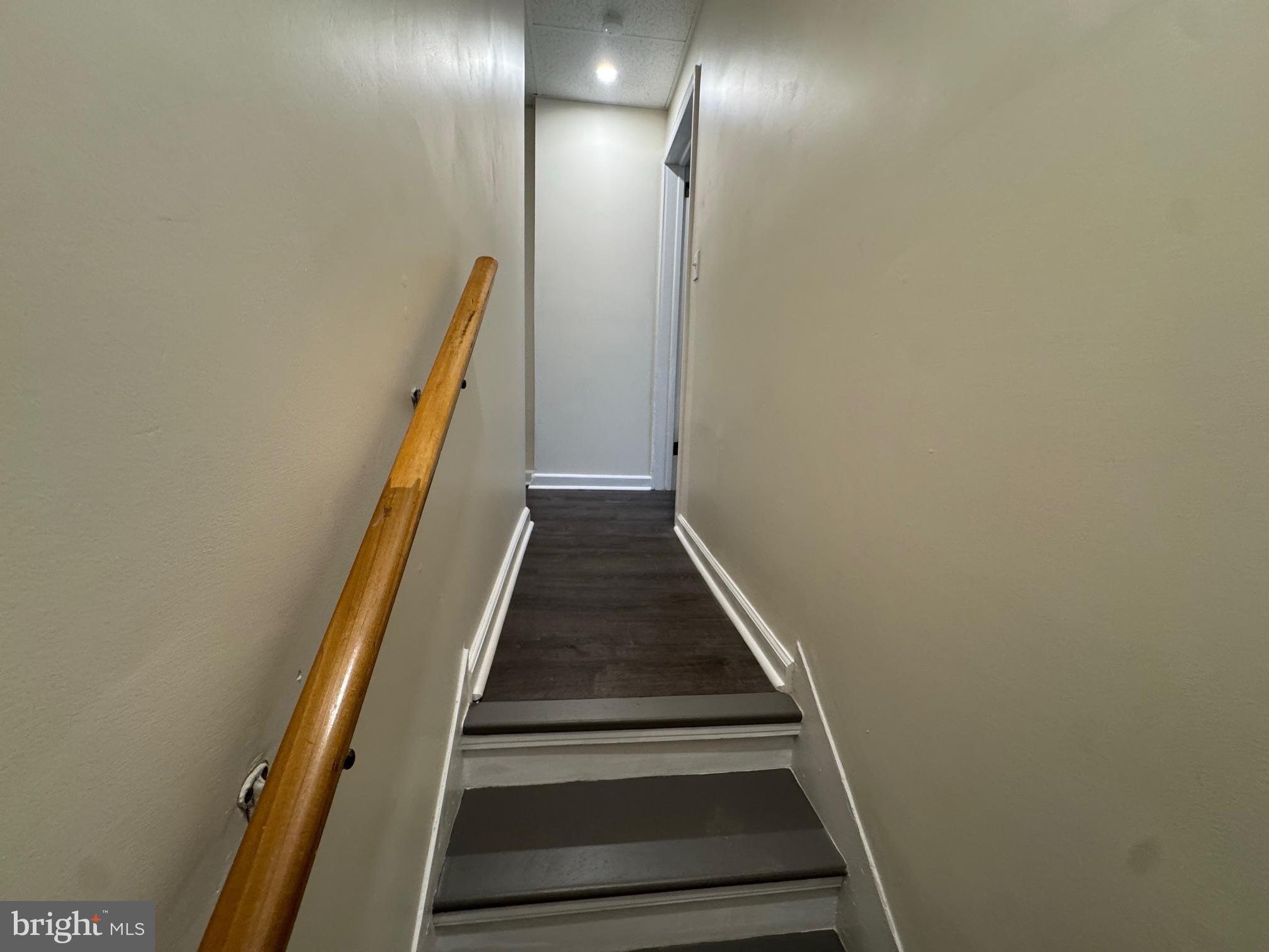 KING MANOR - Residential Lease