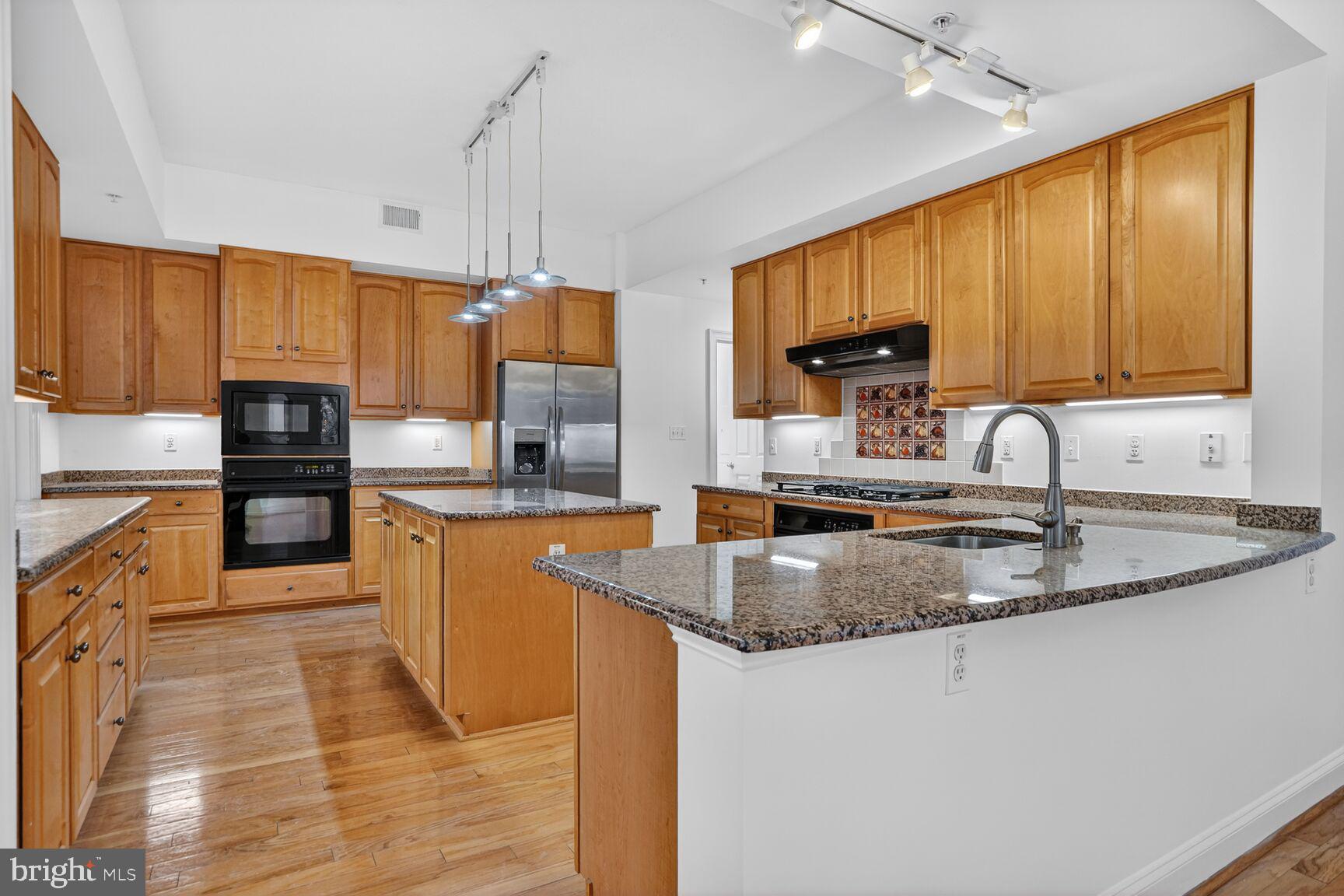 STRATHMORE PARK - Residential