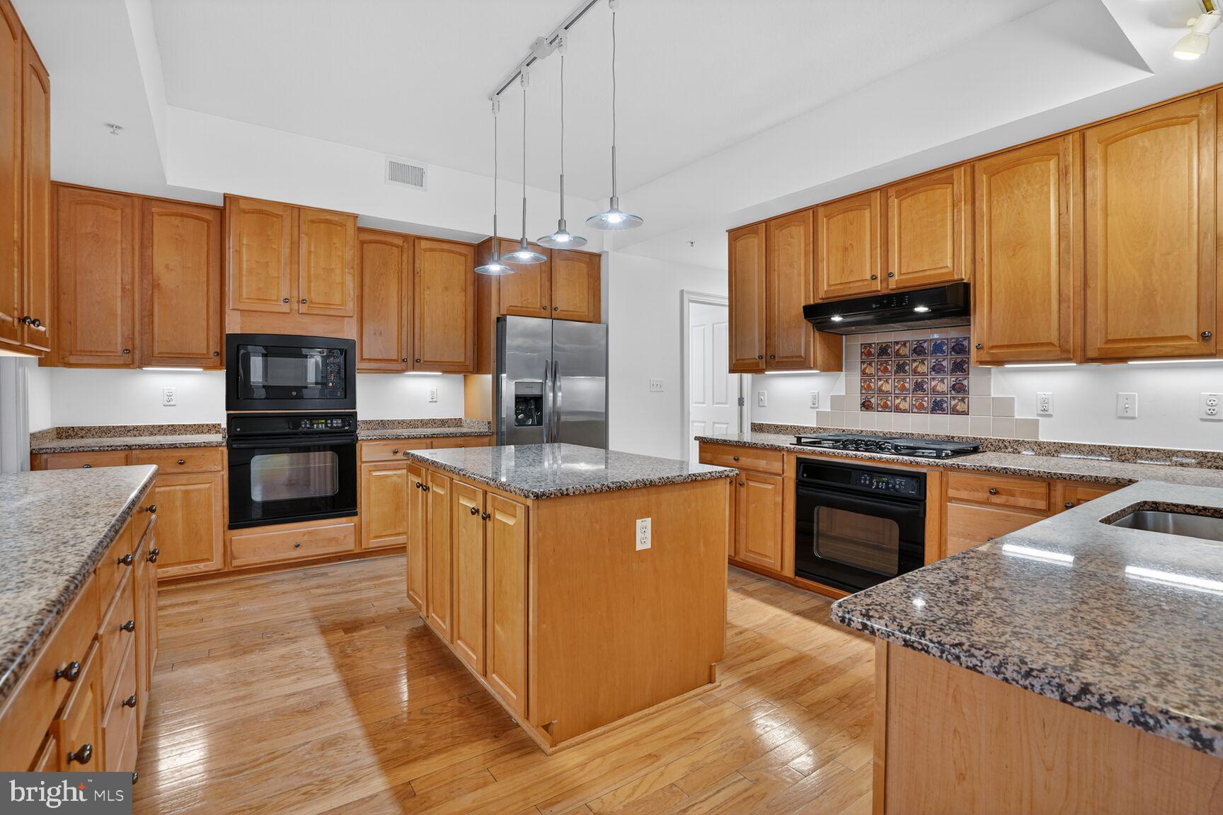 STRATHMORE PARK - Residential