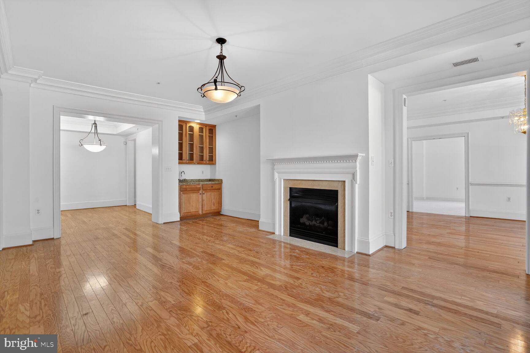 STRATHMORE PARK - Residential