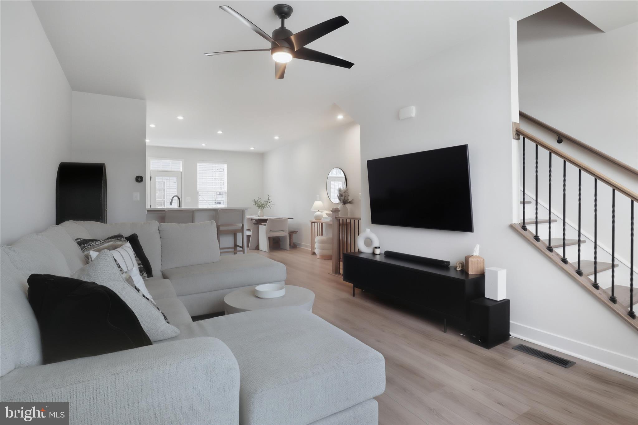 ARCOLA TOWN CENTER - Residential