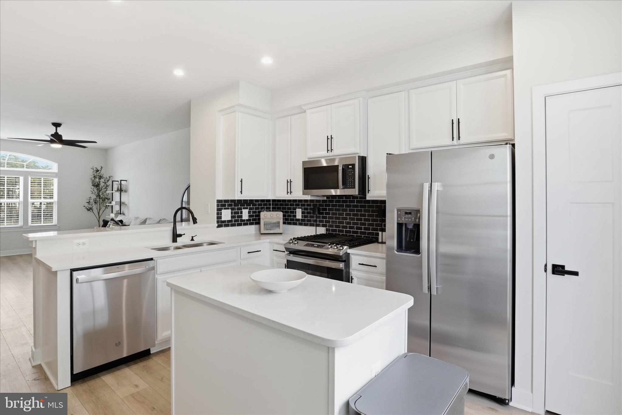 ARCOLA TOWN CENTER - Residential