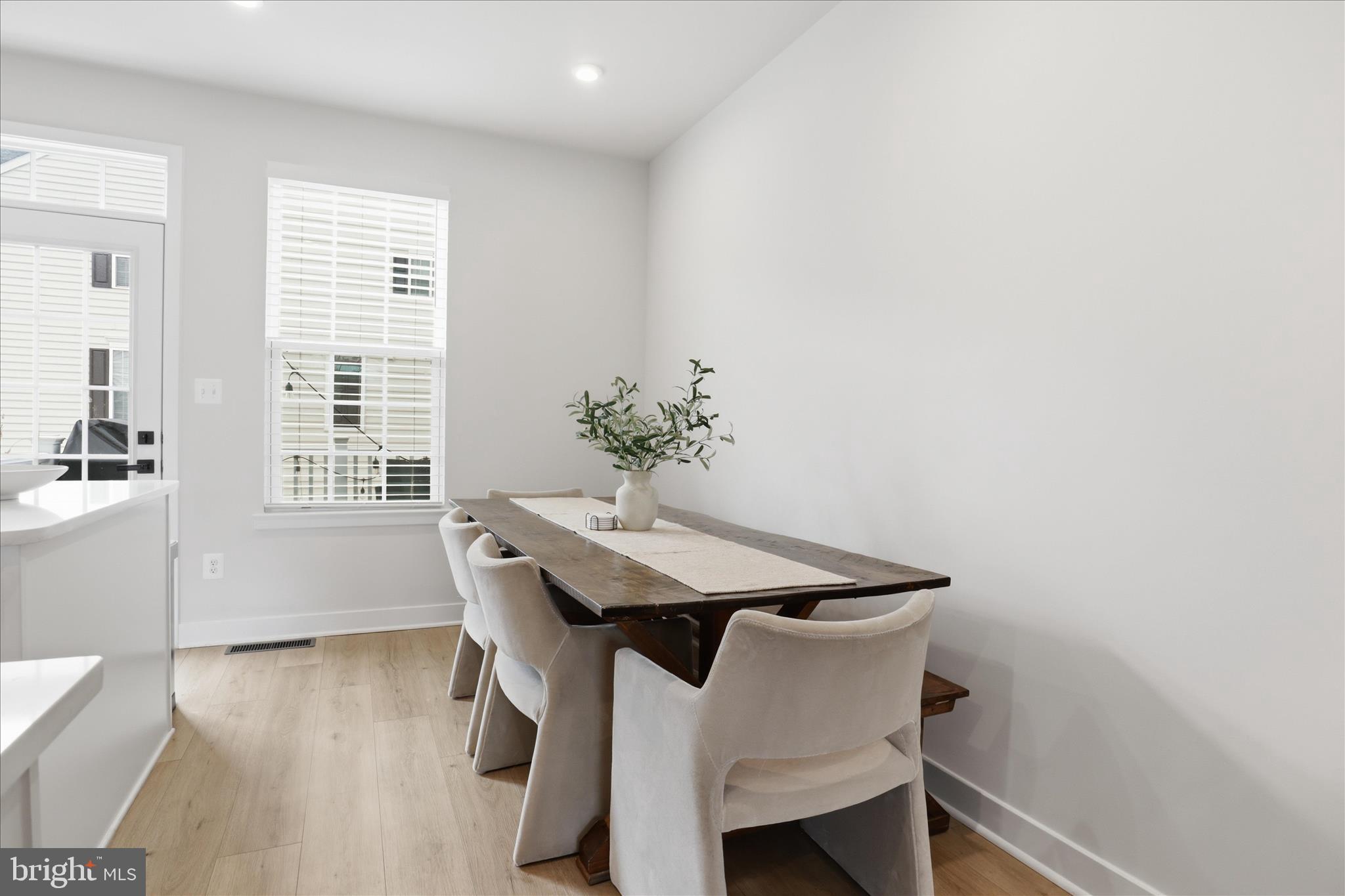 ARCOLA TOWN CENTER - Residential