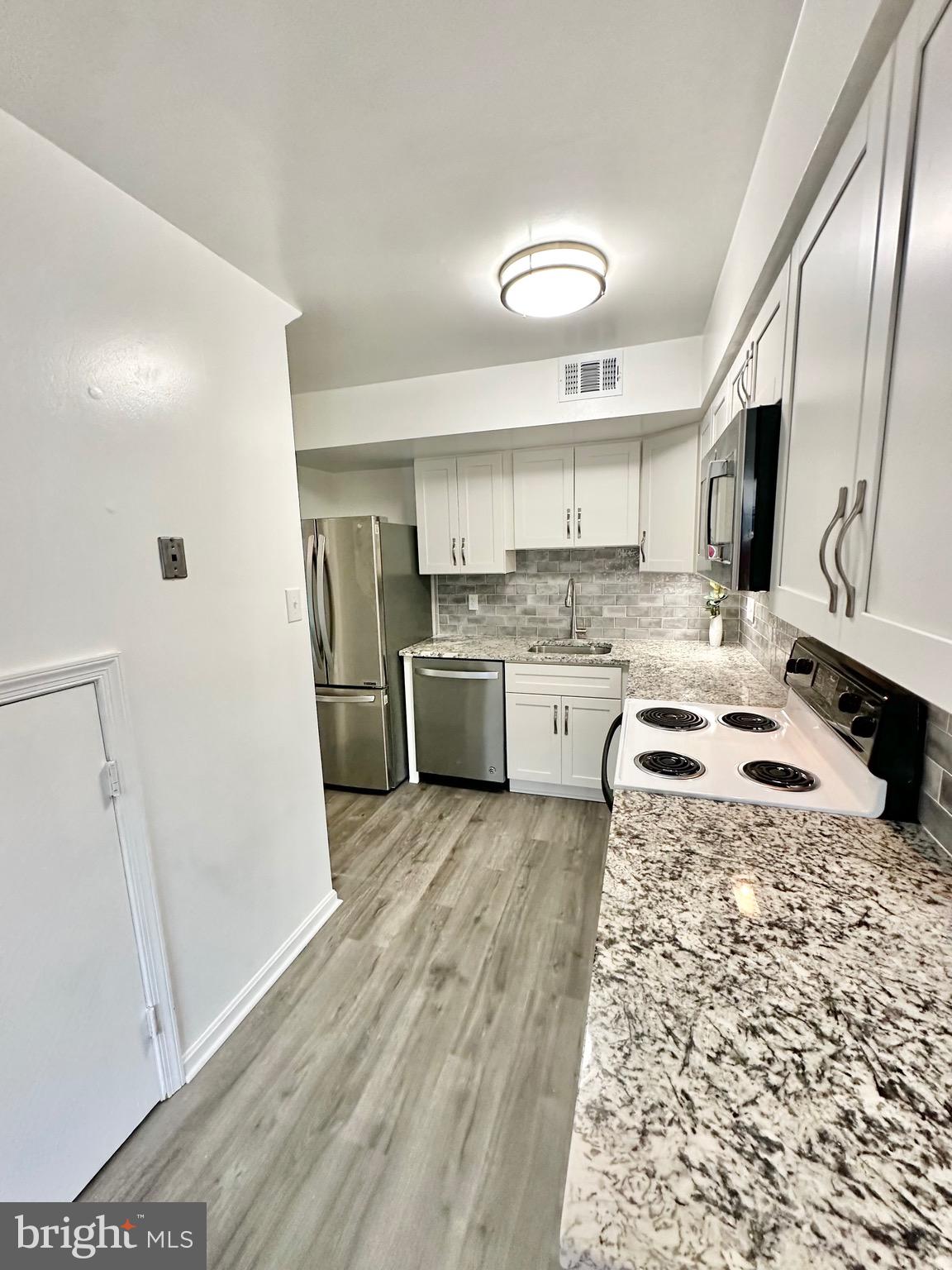 TERRACE TOWNHOUSES OF ANNANDALE - Residential Lease