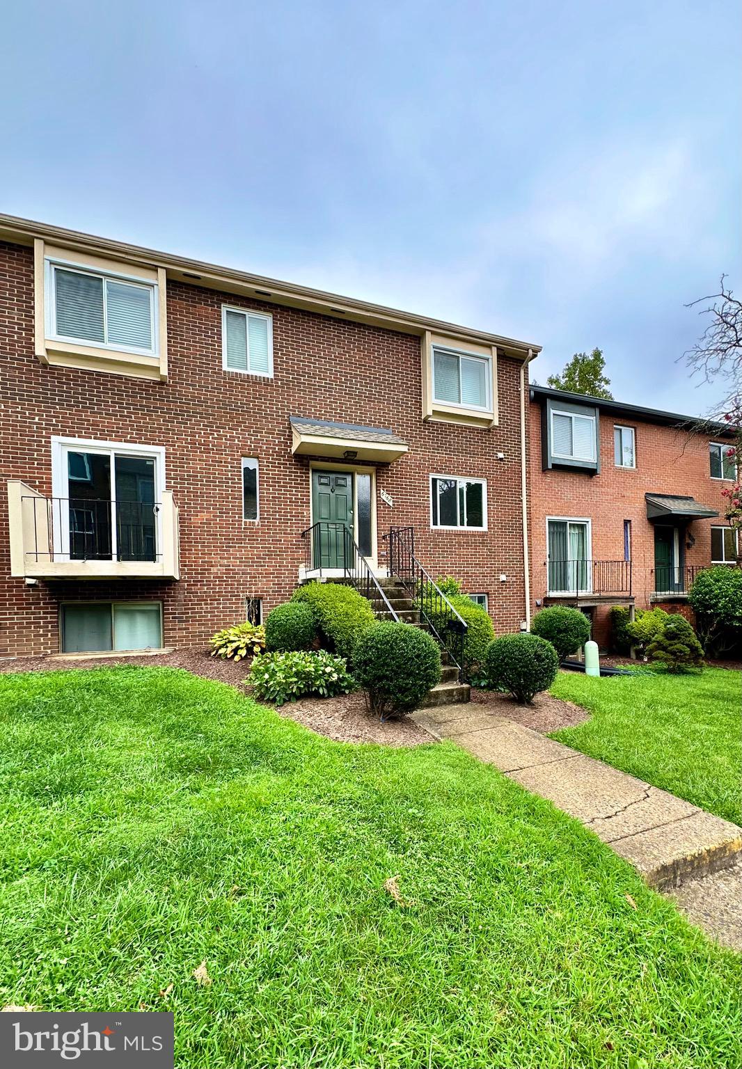 TERRACE TOWNHOUSES OF ANNANDALE - Residential Lease