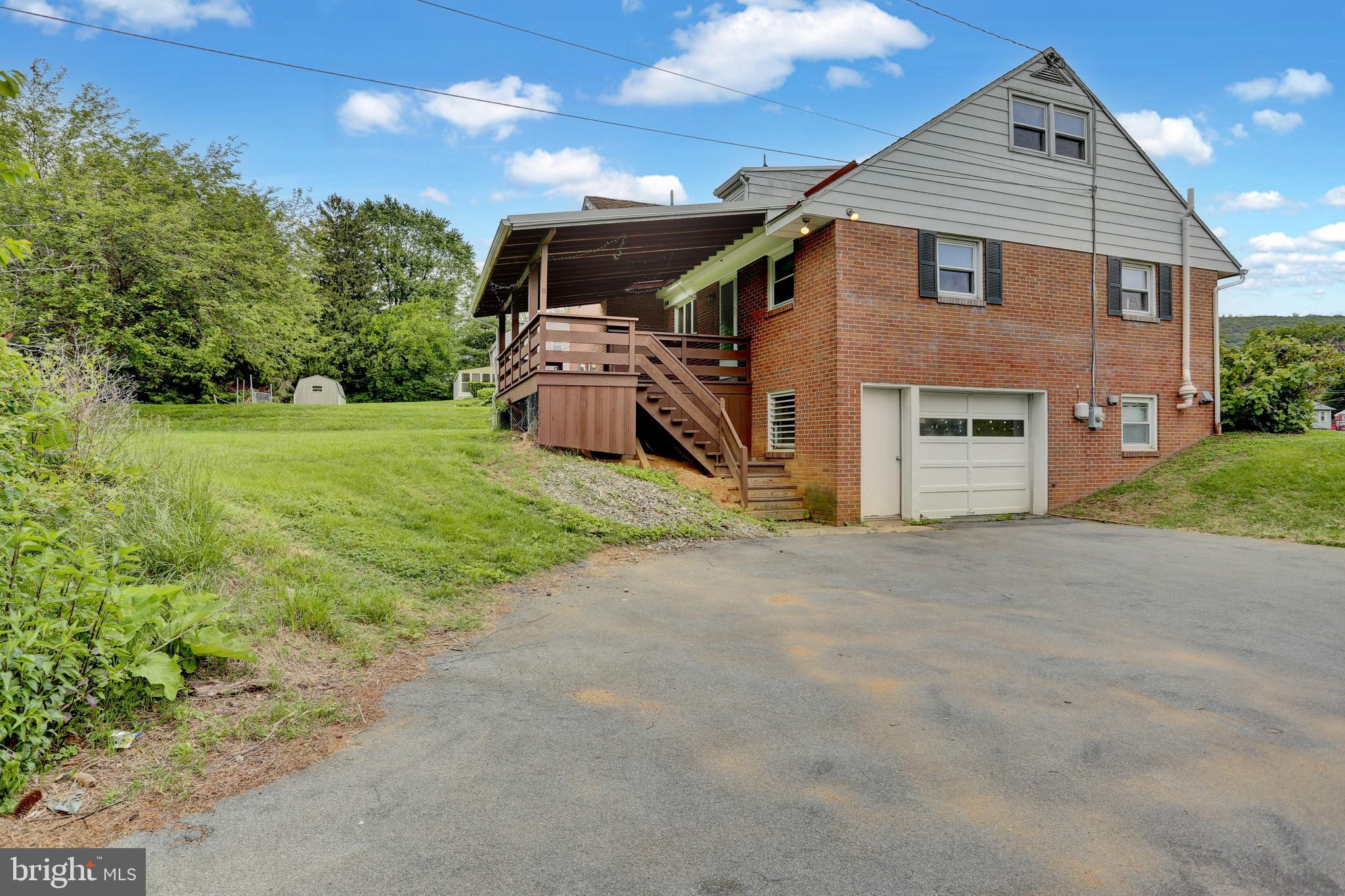 1415 ROCKLAND STREET