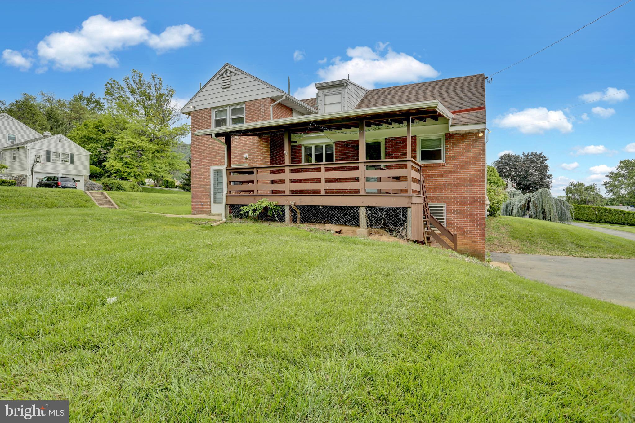 1415 ROCKLAND STREET