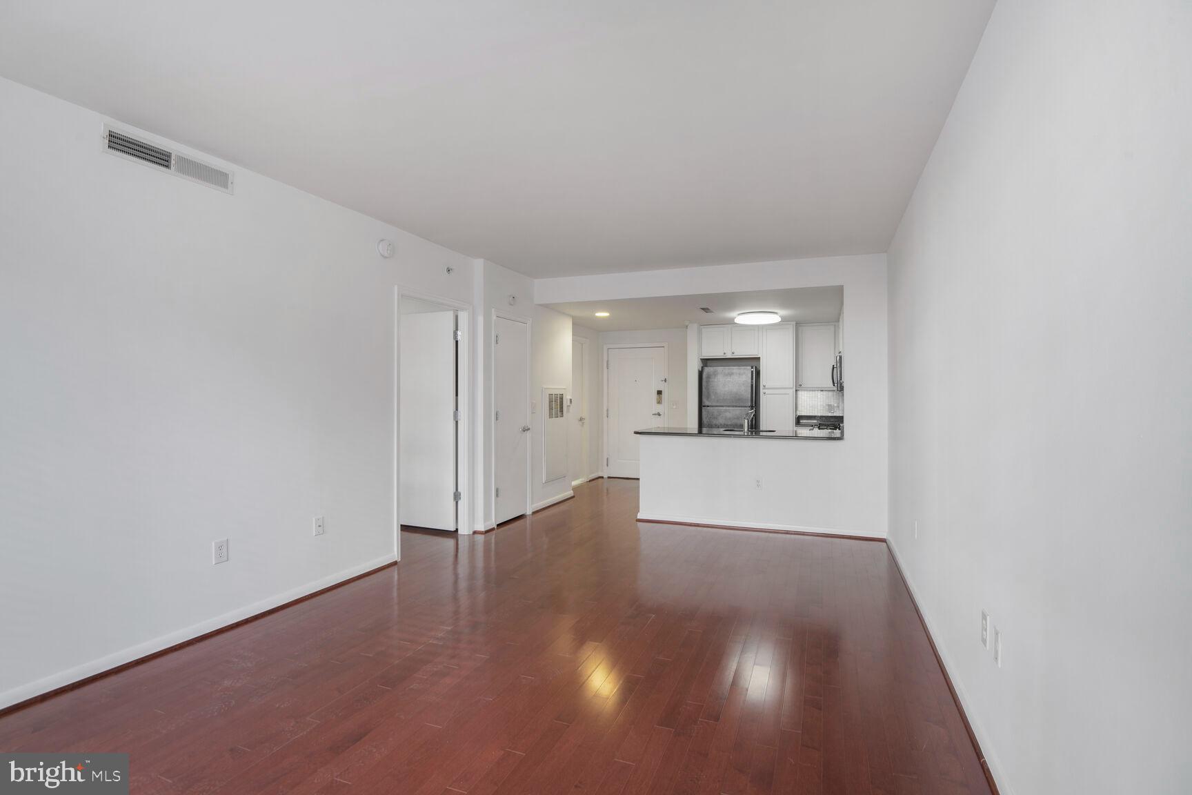 355 I STREET SW S114