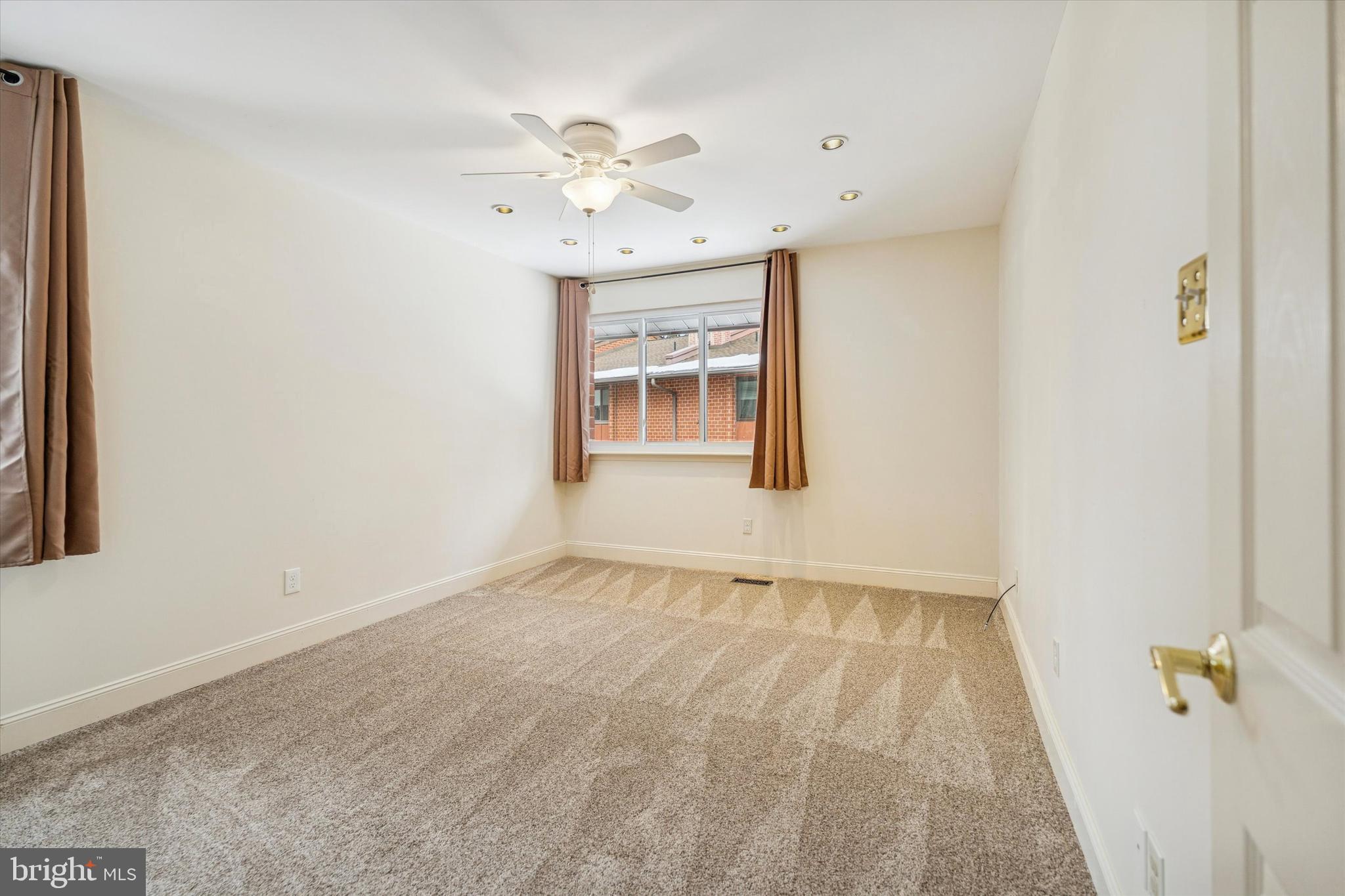 ASPENWOOD - Residential