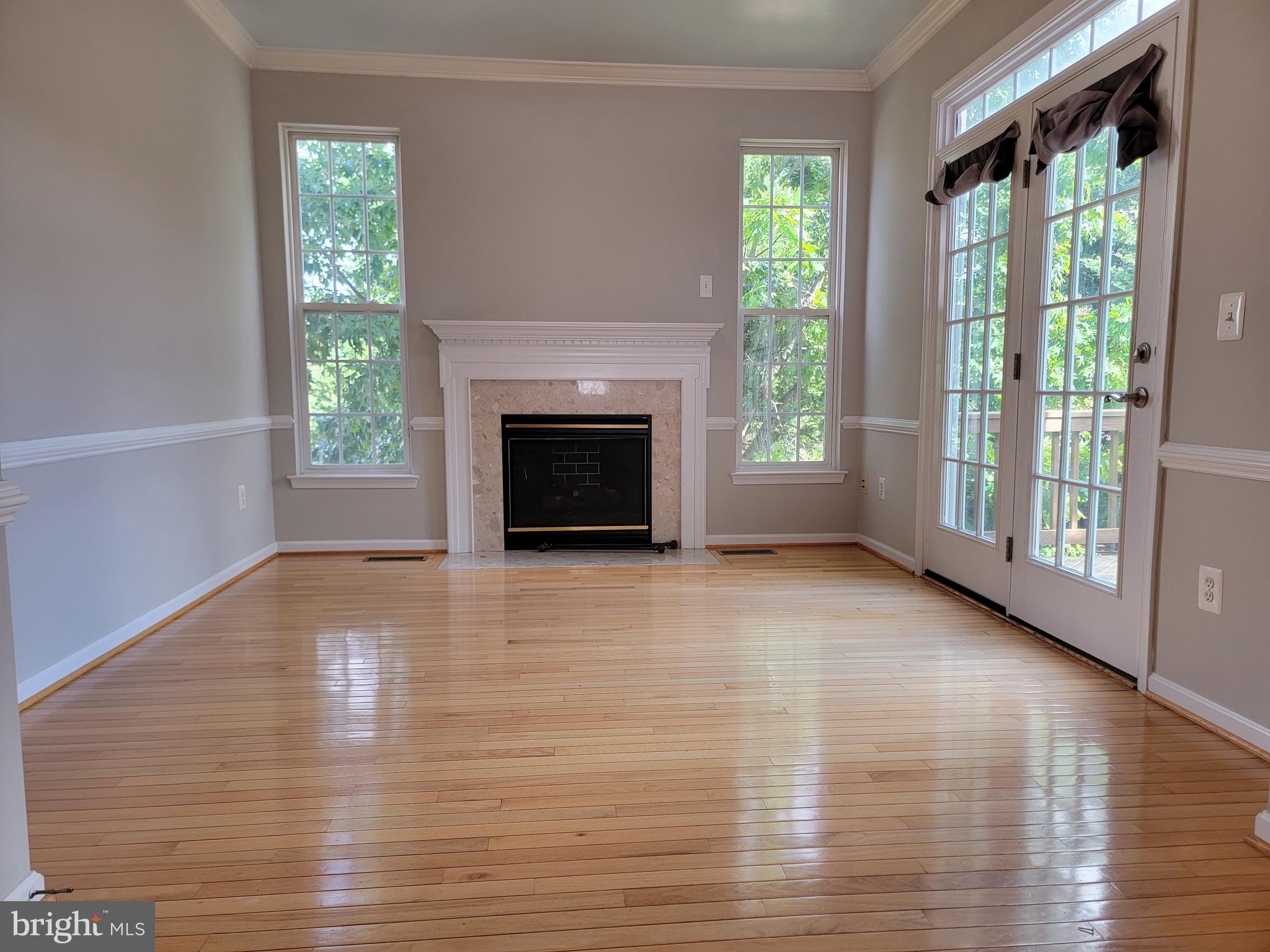 RIVERSIDE STATION - Residential Lease