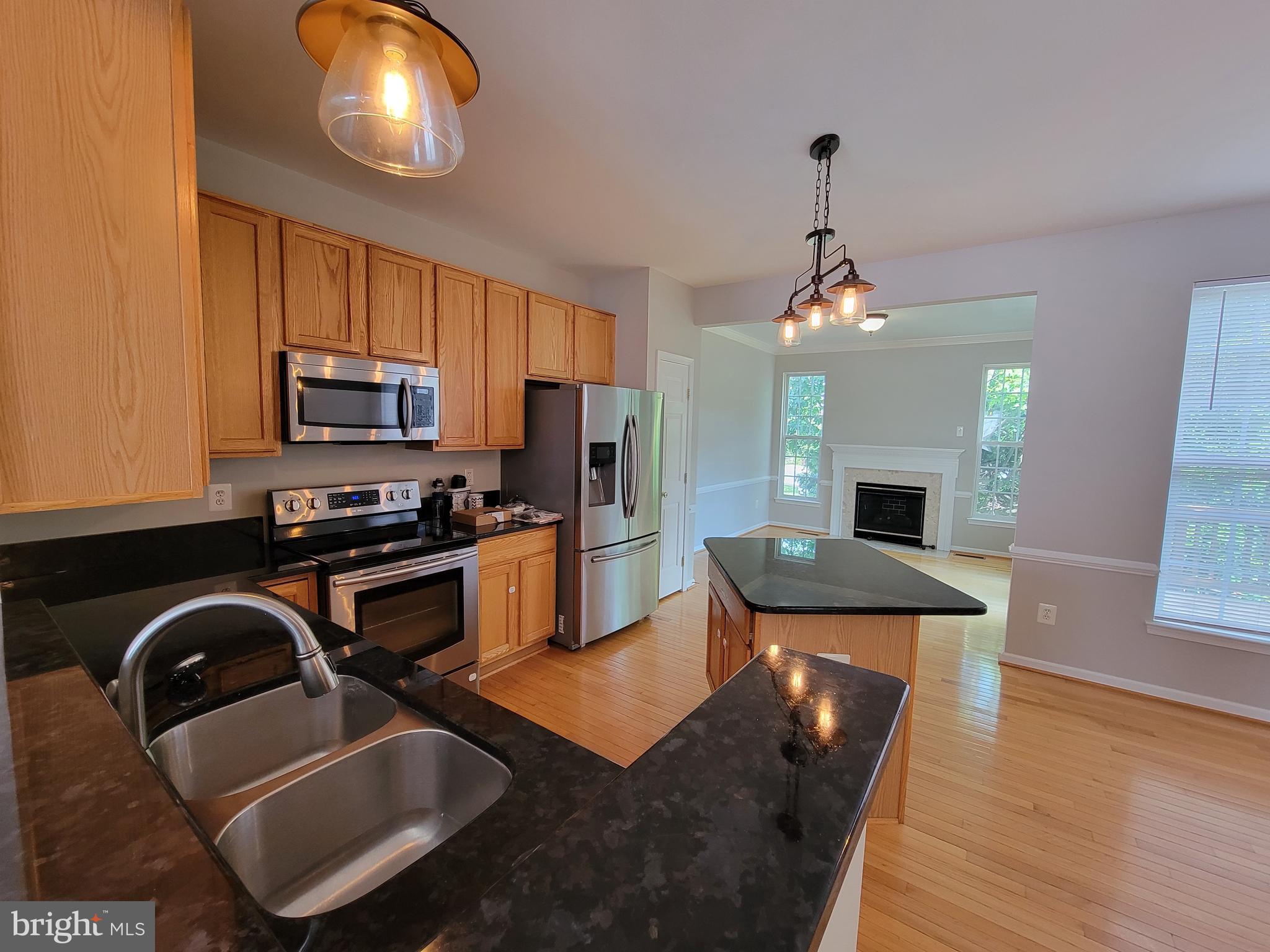 RIVERSIDE STATION - Residential Lease