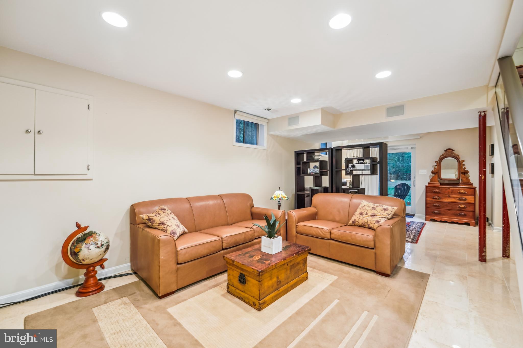 CHESTNUT HILLS - Residential