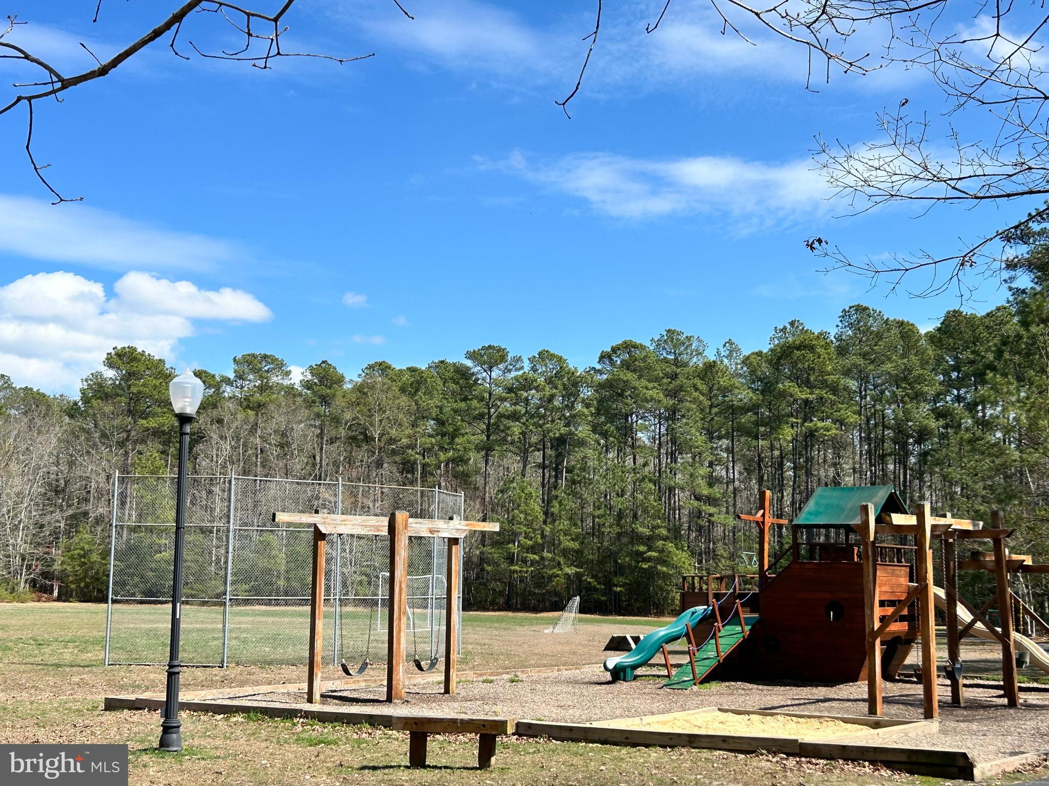 CHESTNUT HILLS - Residential