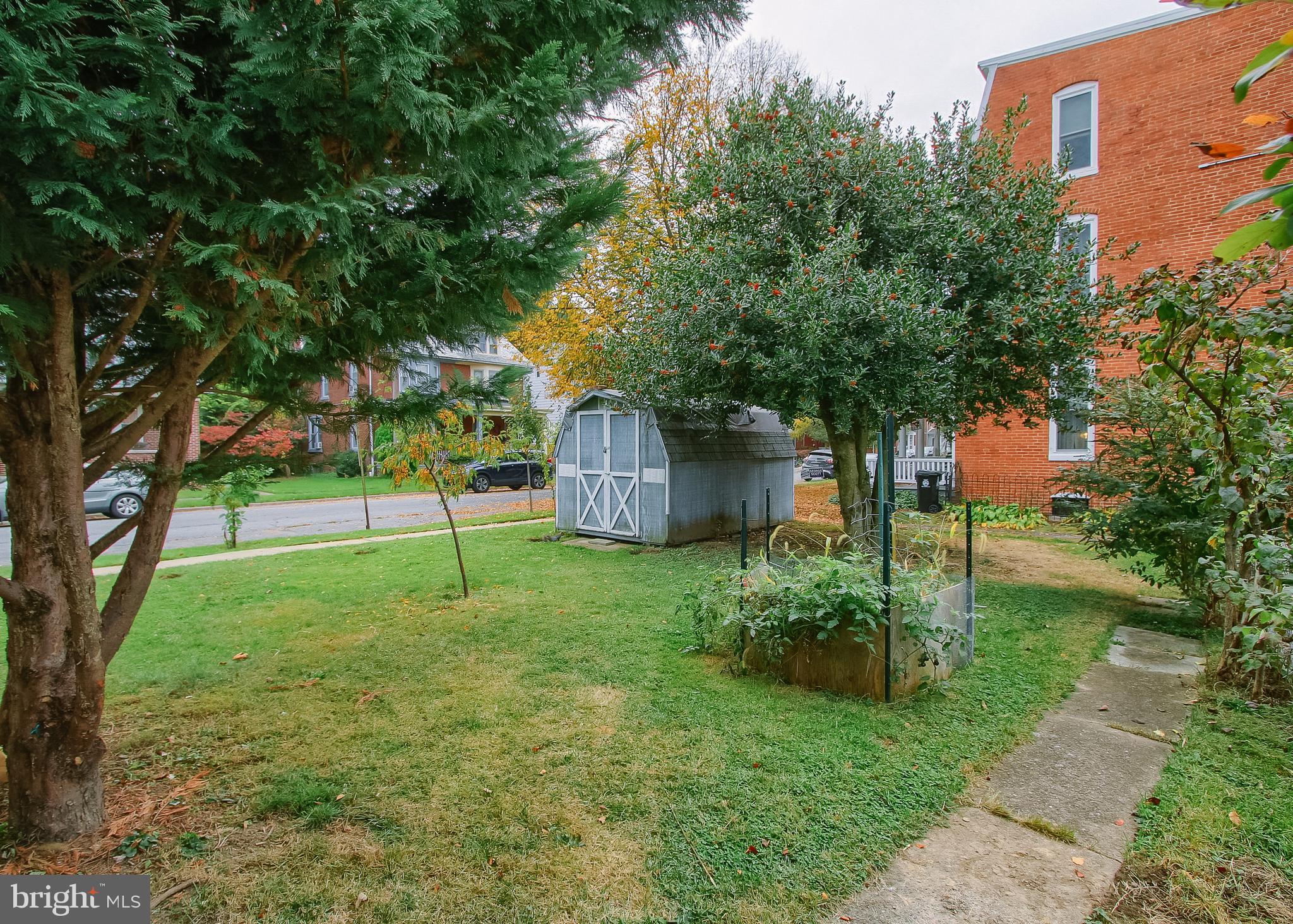 RIVERSIDE - Residential