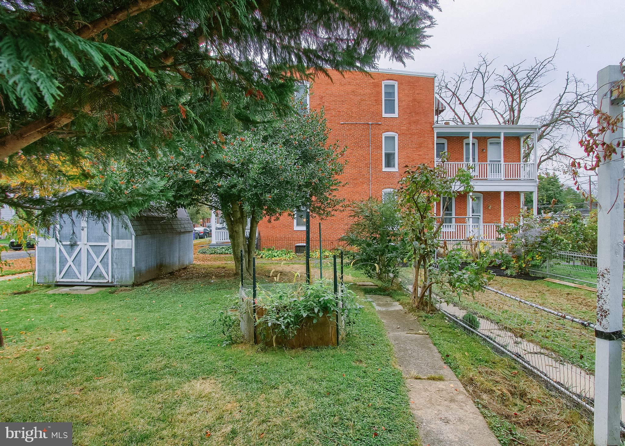 RIVERSIDE - Residential