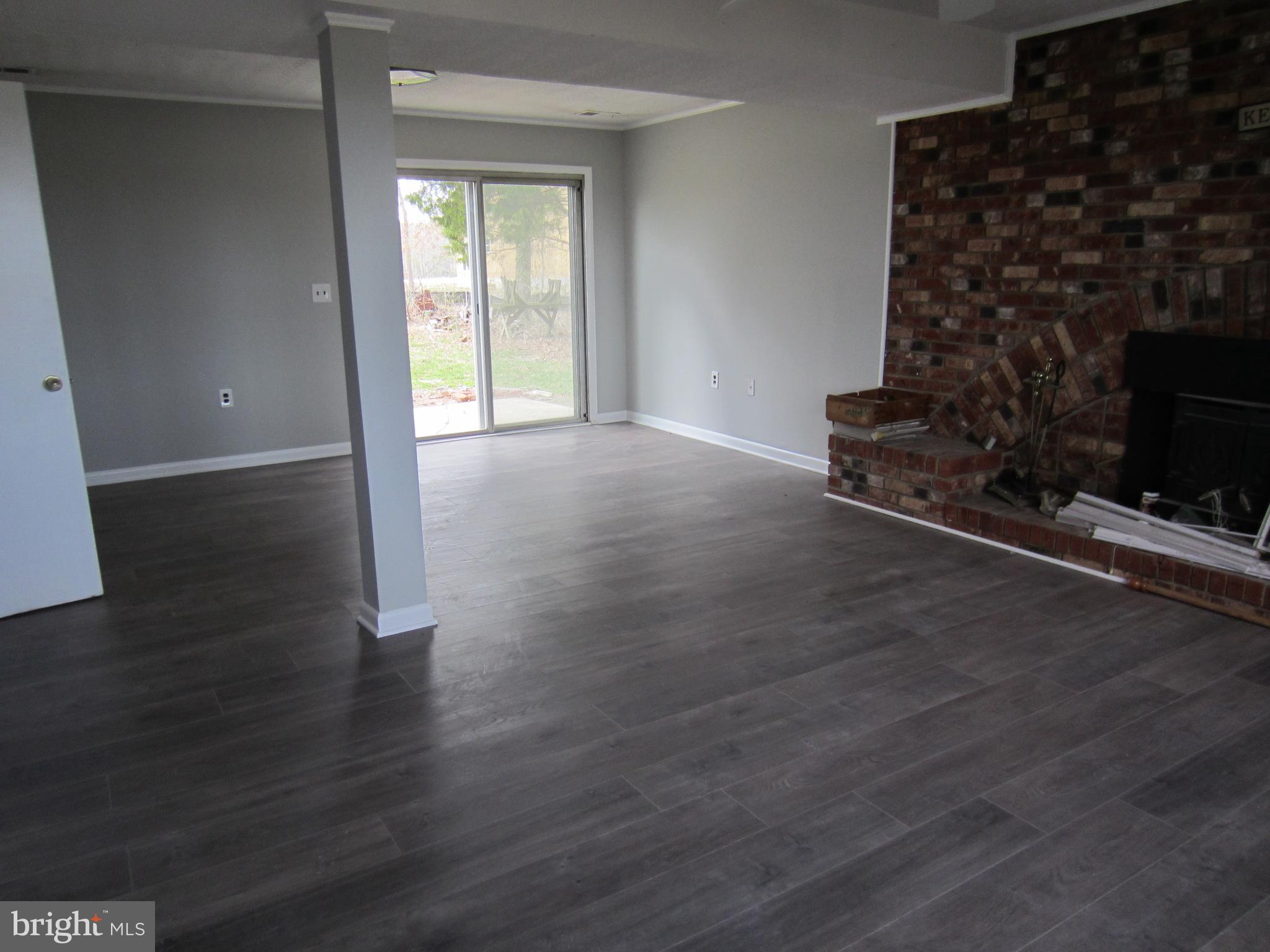 BENTONS PLEASURE - Residential Lease