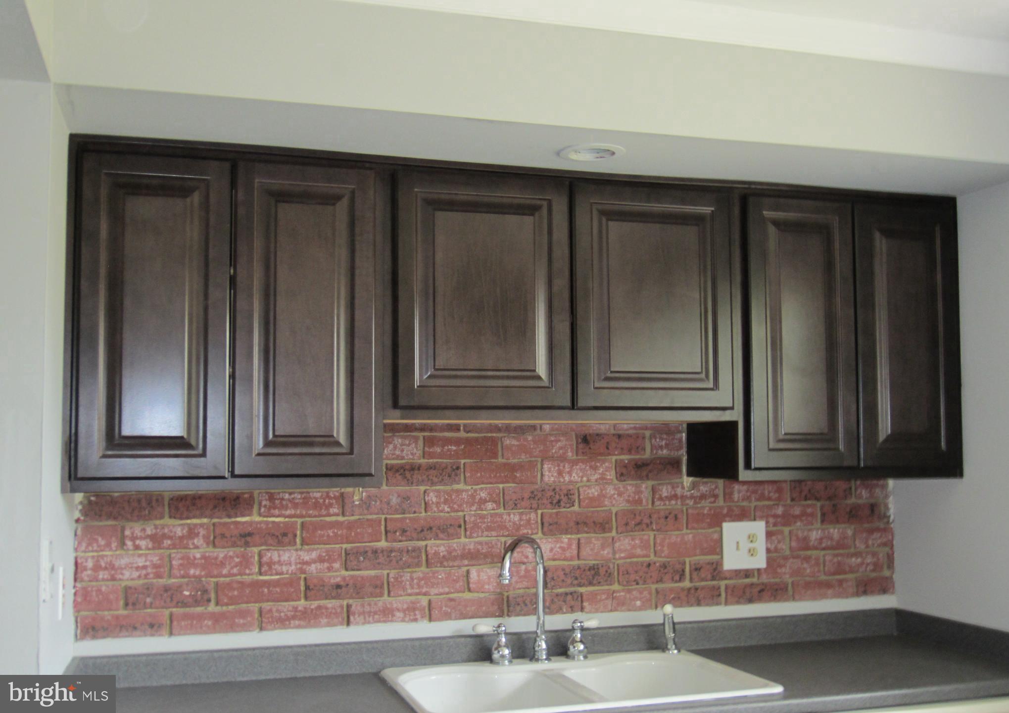 BENTONS PLEASURE - Residential Lease