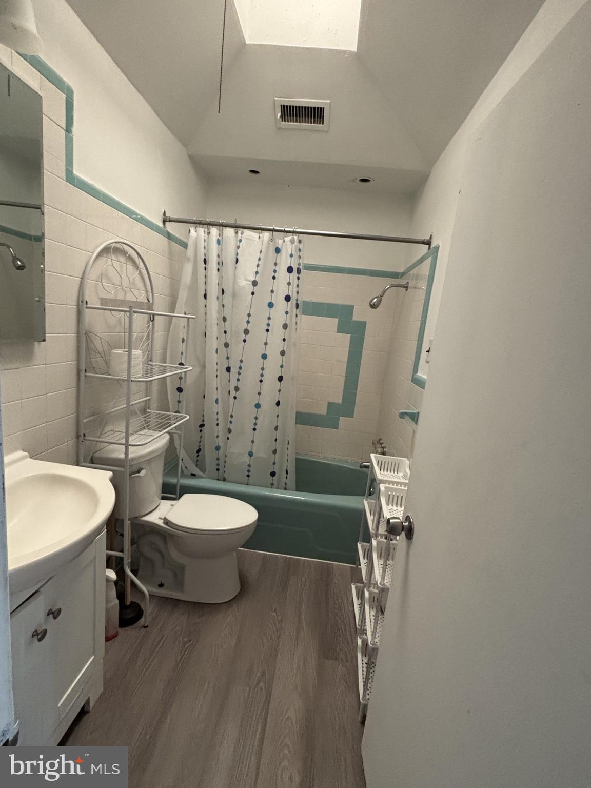 ELMWOOD PARK - Residential