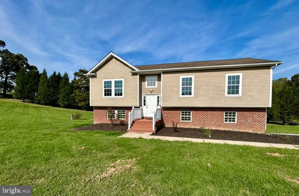 4499 RICHARDS FORT LN, JEFFERSONTON, VA 22724 - Image 2e5c3bb9e3849900061d4e721d392df1/1829181256