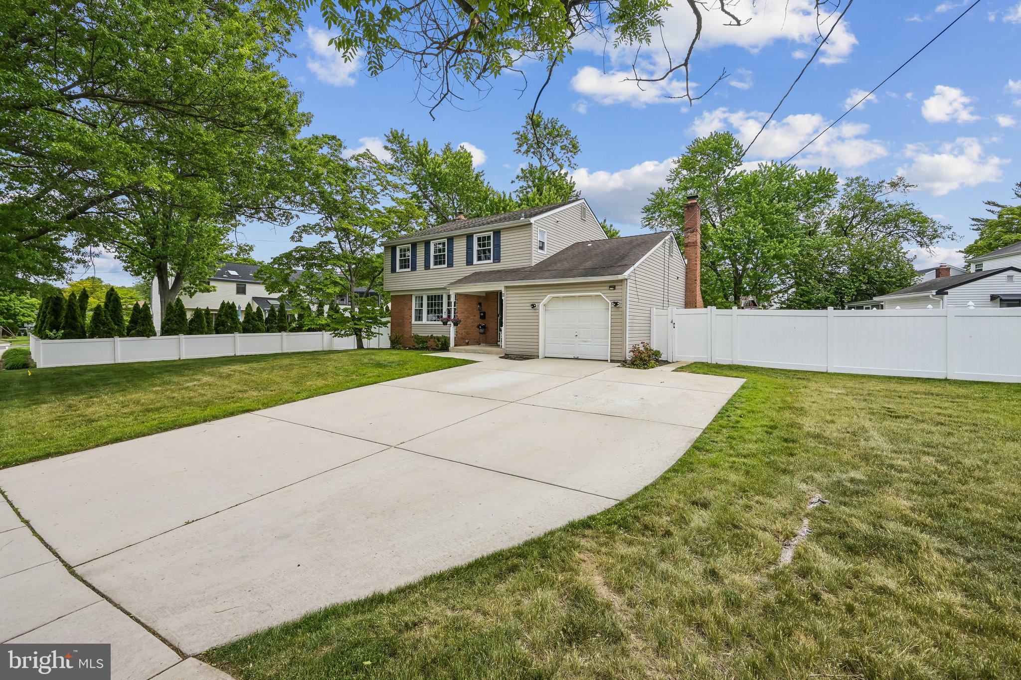 11 BELLOWS LANE