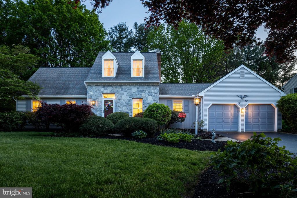 Photo of 900 Gemstone Drive, LANCASTER, PA 17601 (MLS # PALA2068554)