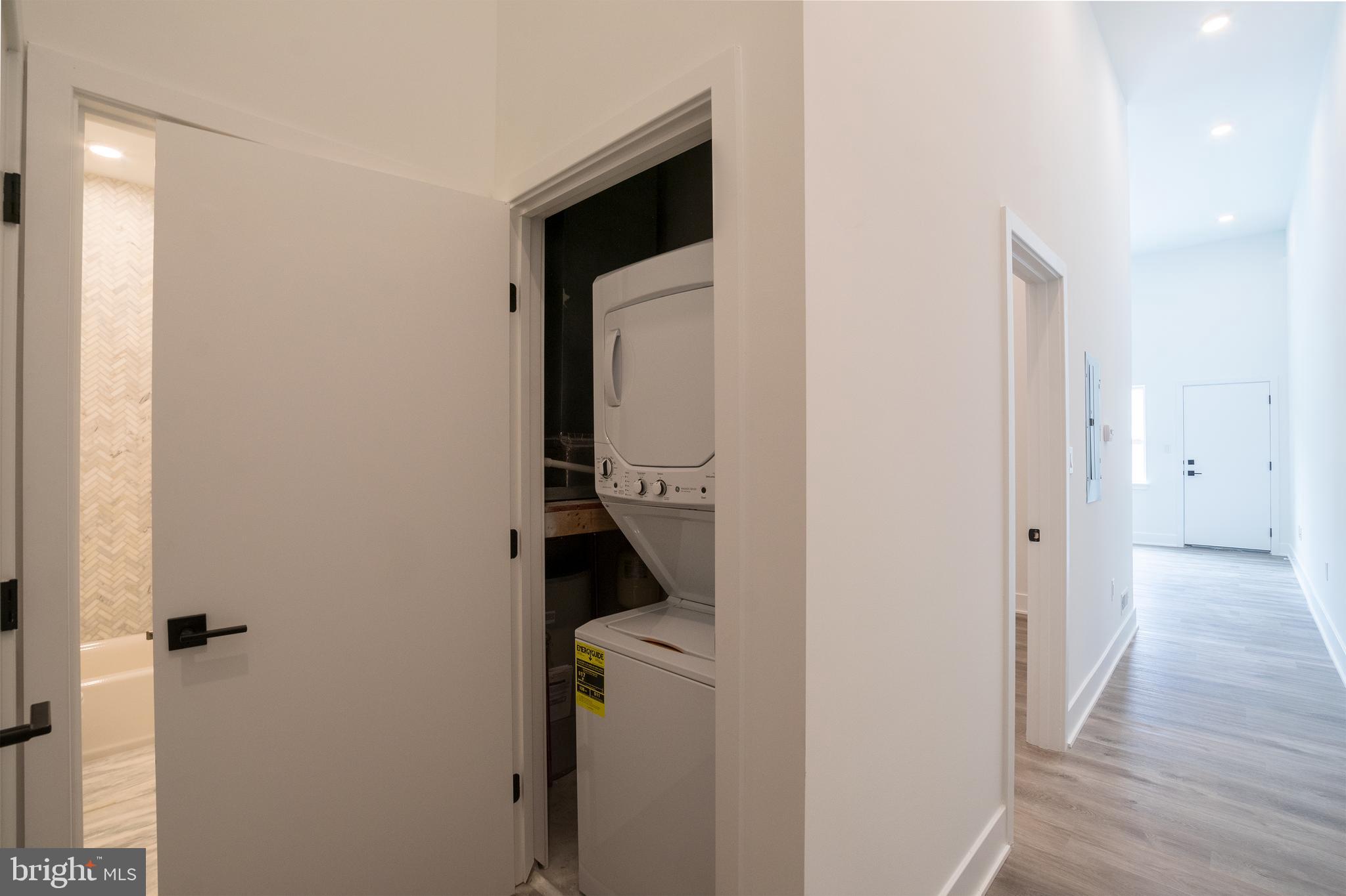 POINT BREEZE - Residential Lease