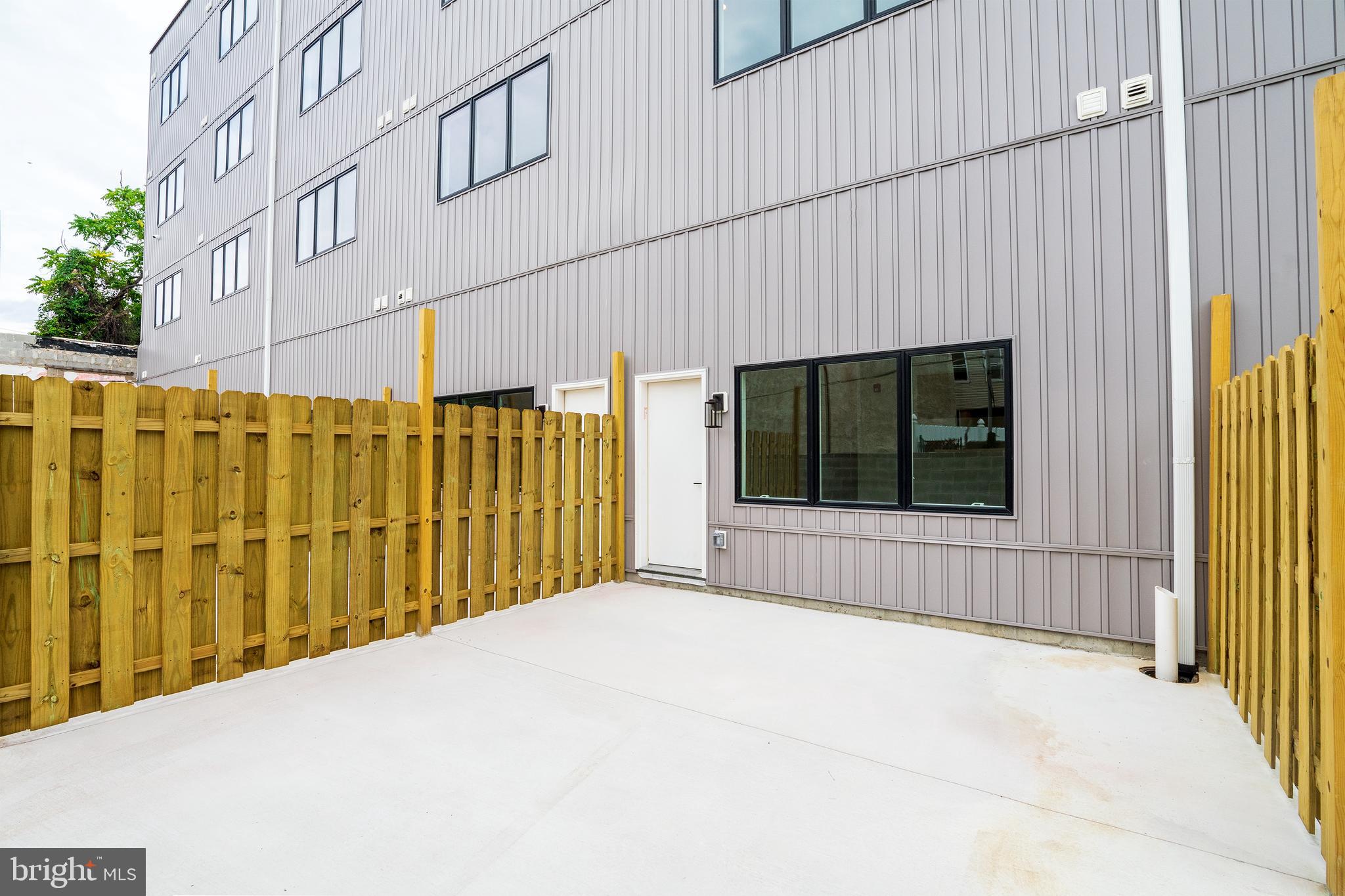 POINT BREEZE - Residential Lease