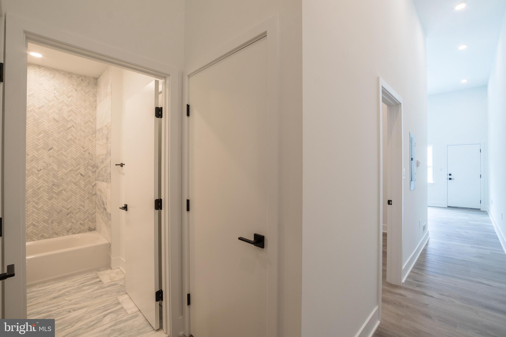 POINT BREEZE - Residential Lease