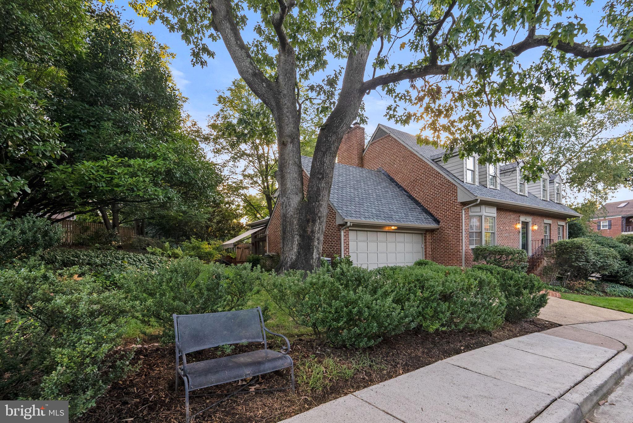 WINDSOR OAKS - Residential