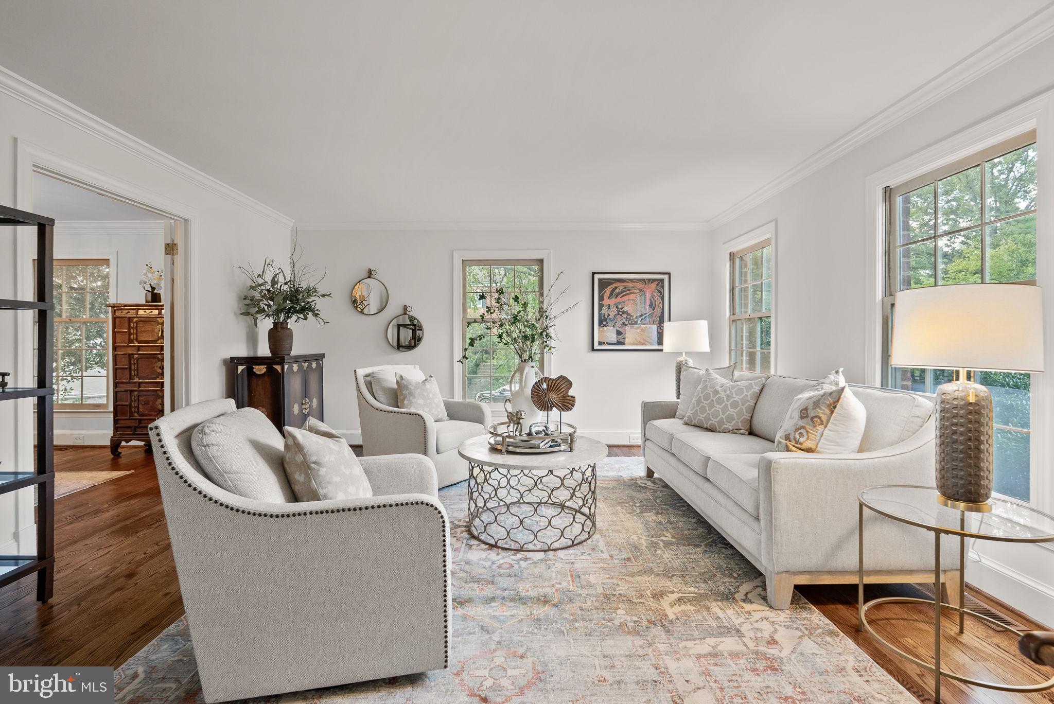 WINDSOR OAKS - Residential