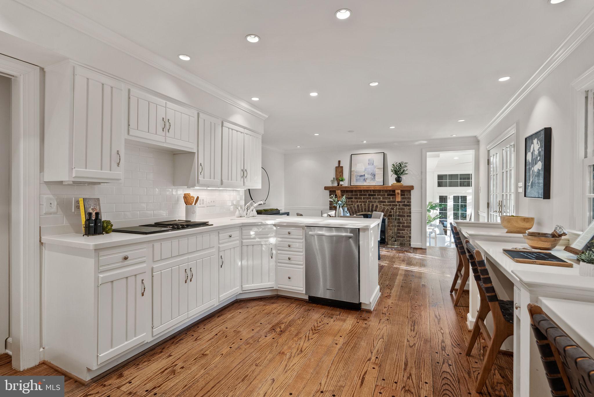 WINDSOR OAKS - Residential