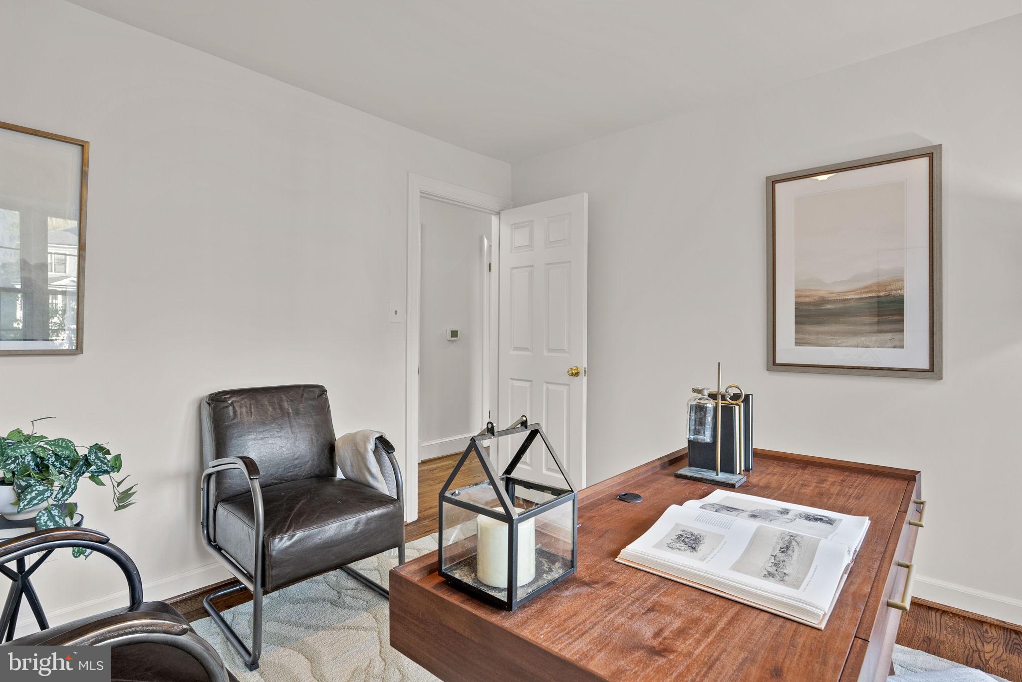 WINDSOR OAKS - Residential