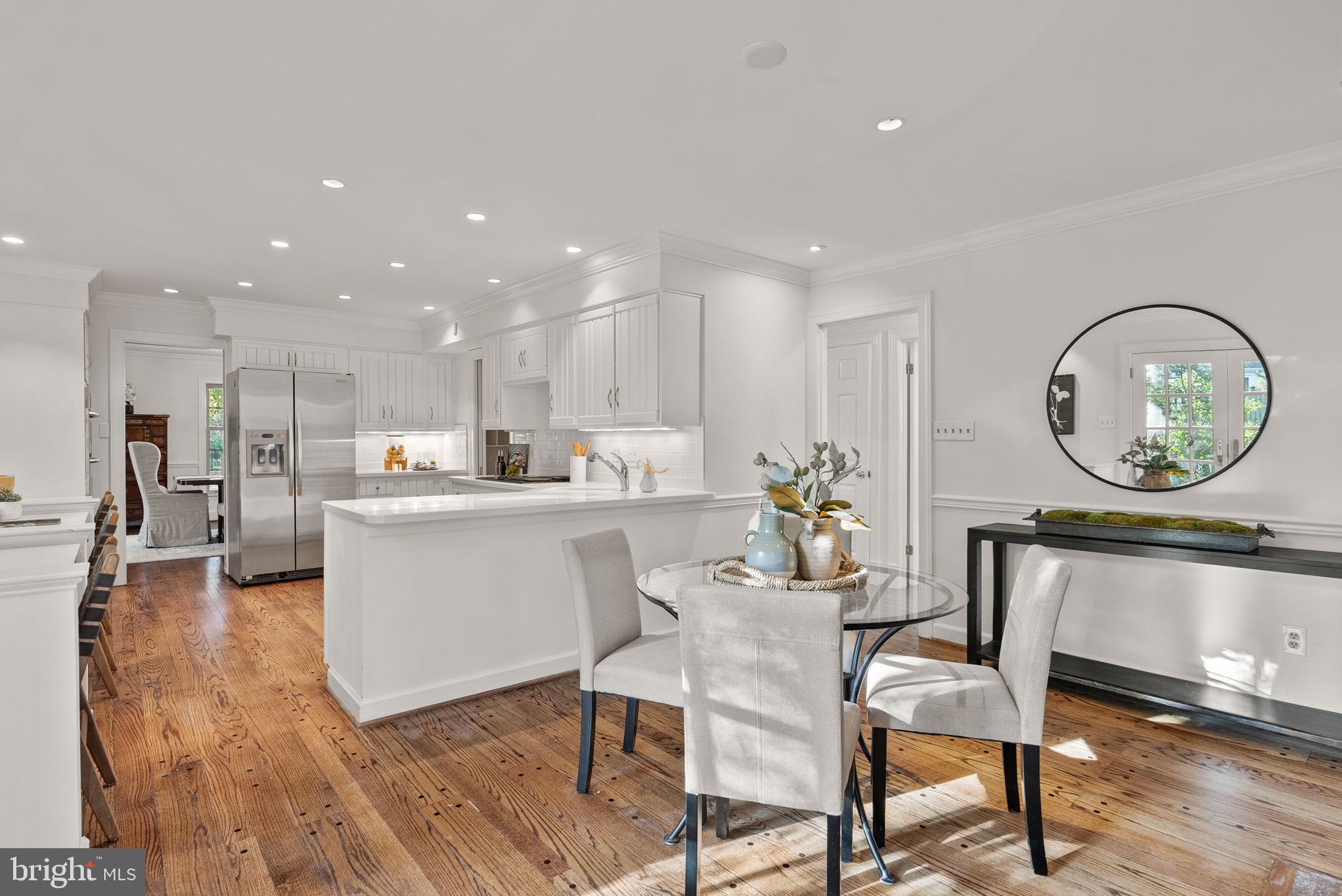 WINDSOR OAKS - Residential