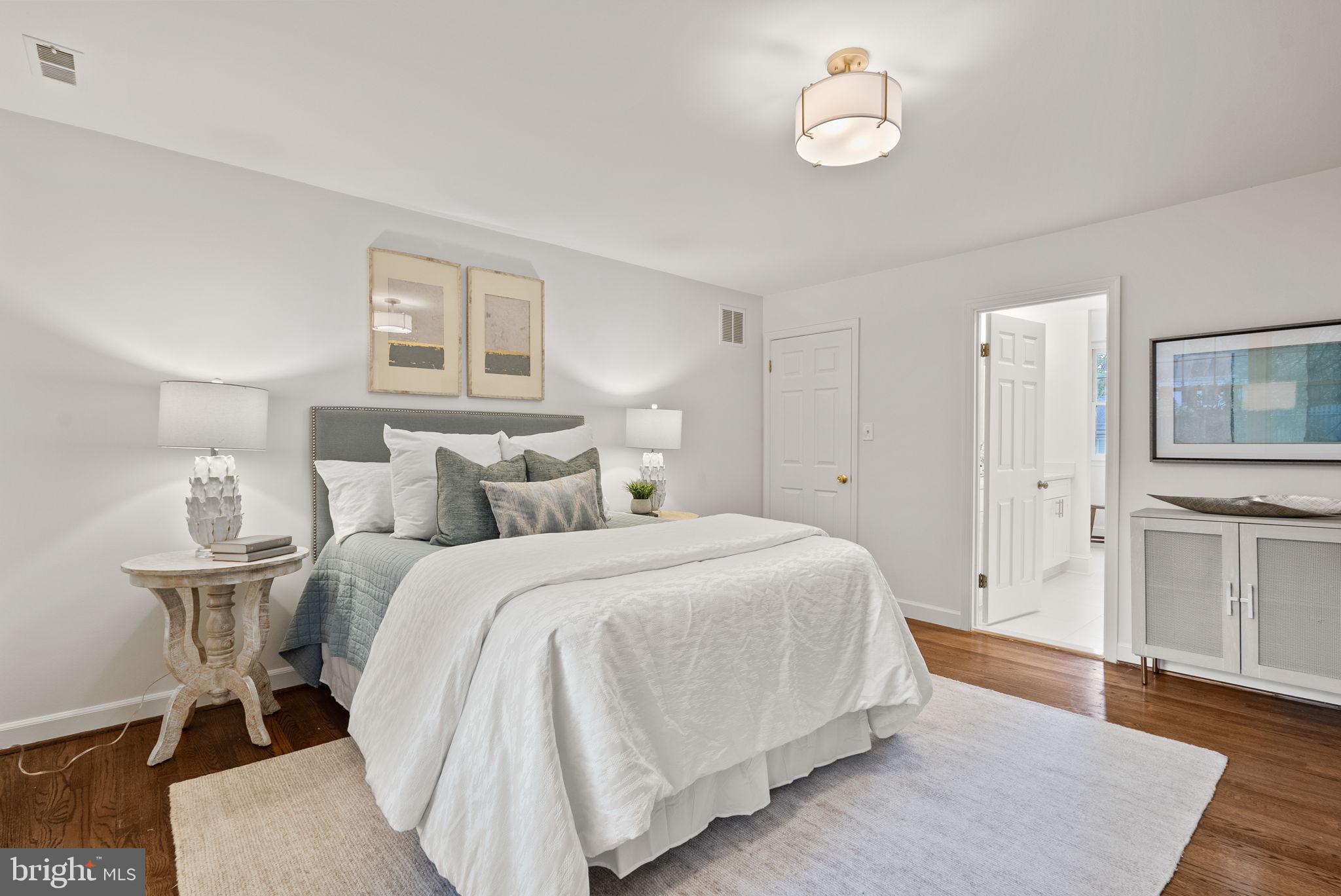 WINDSOR OAKS - Residential