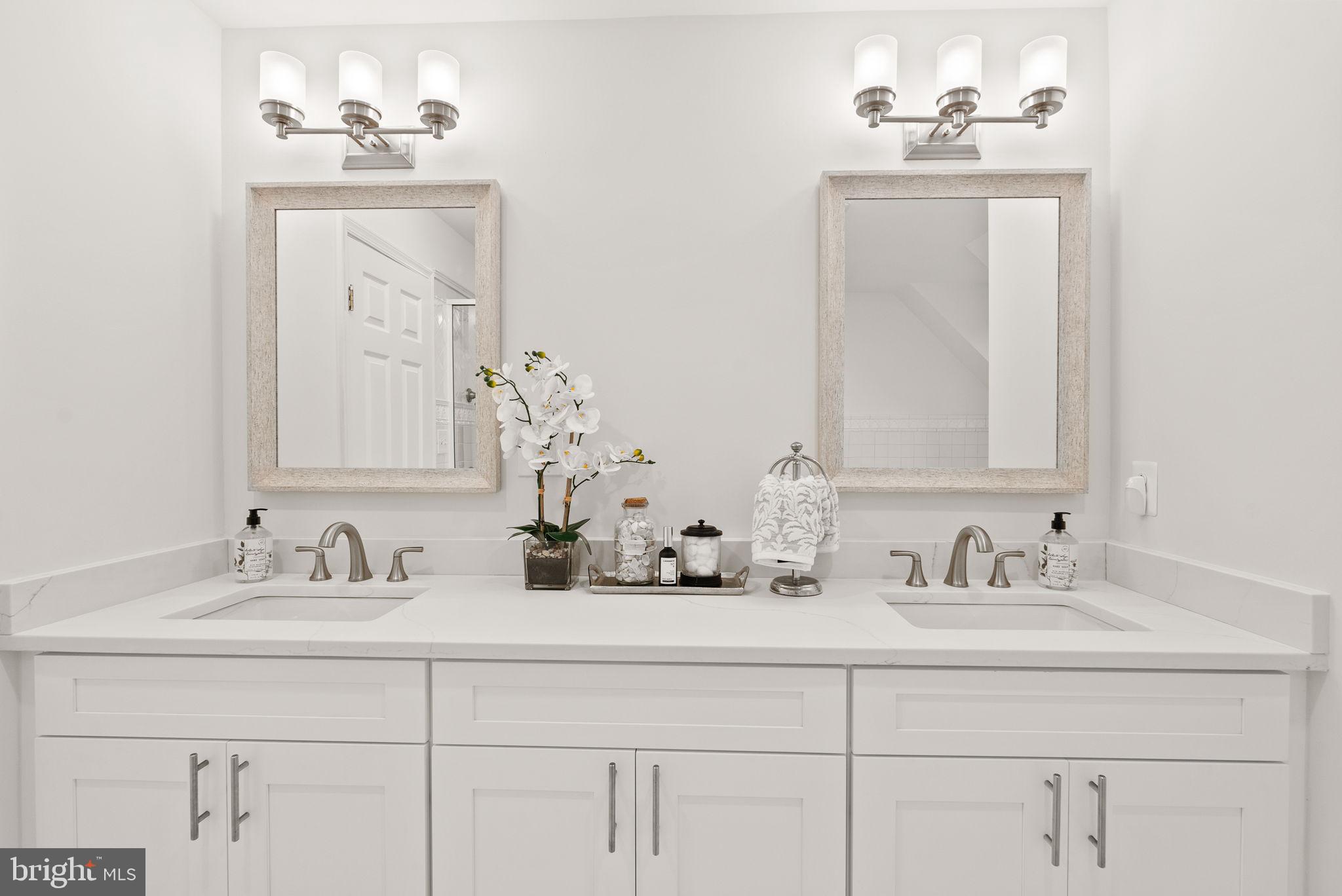 WINDSOR OAKS - Residential