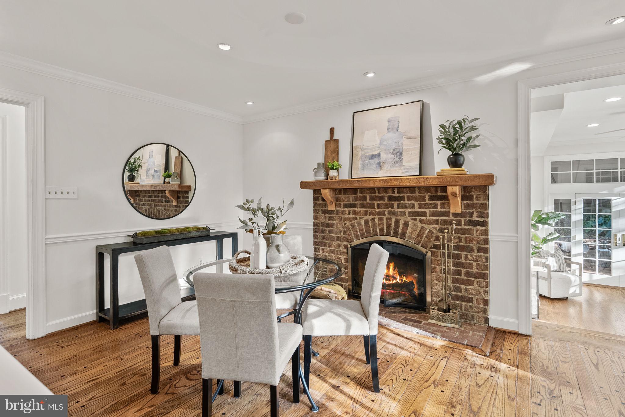 WINDSOR OAKS - Residential