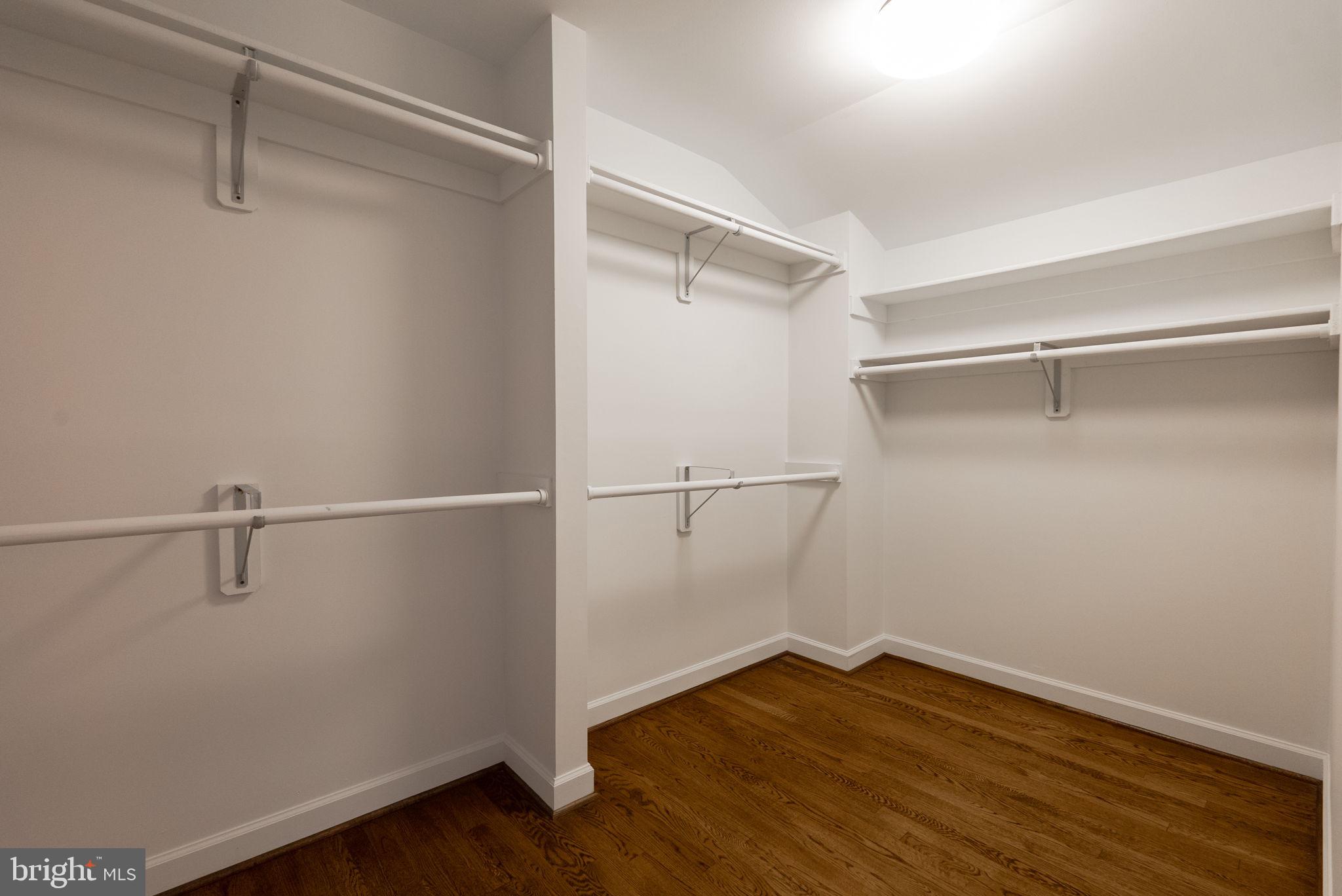 WINDSOR OAKS - Residential