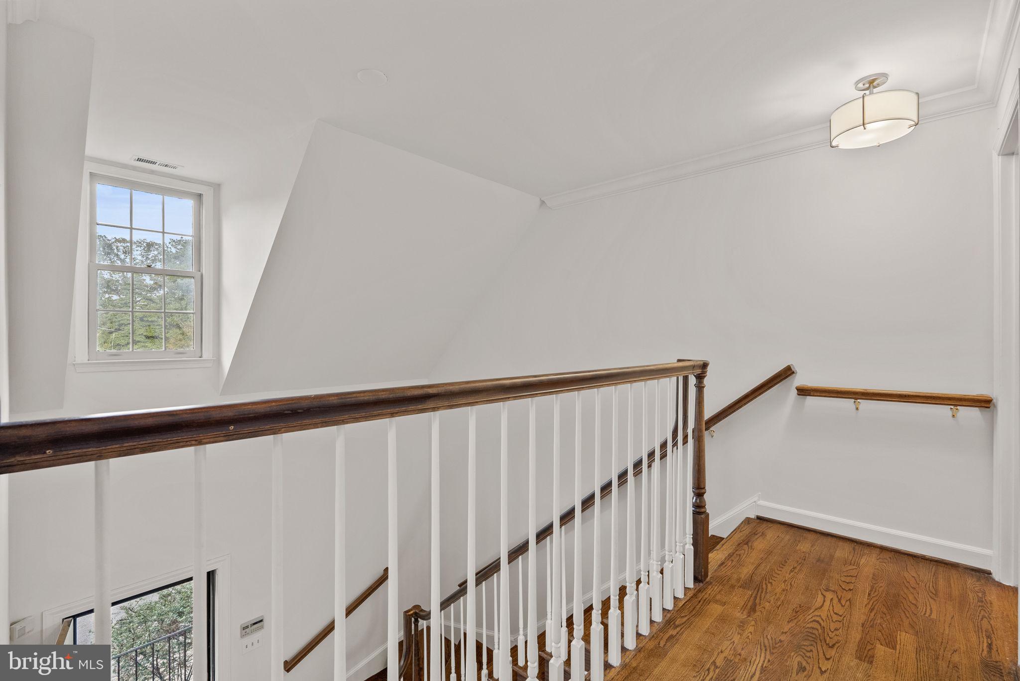 WINDSOR OAKS - Residential