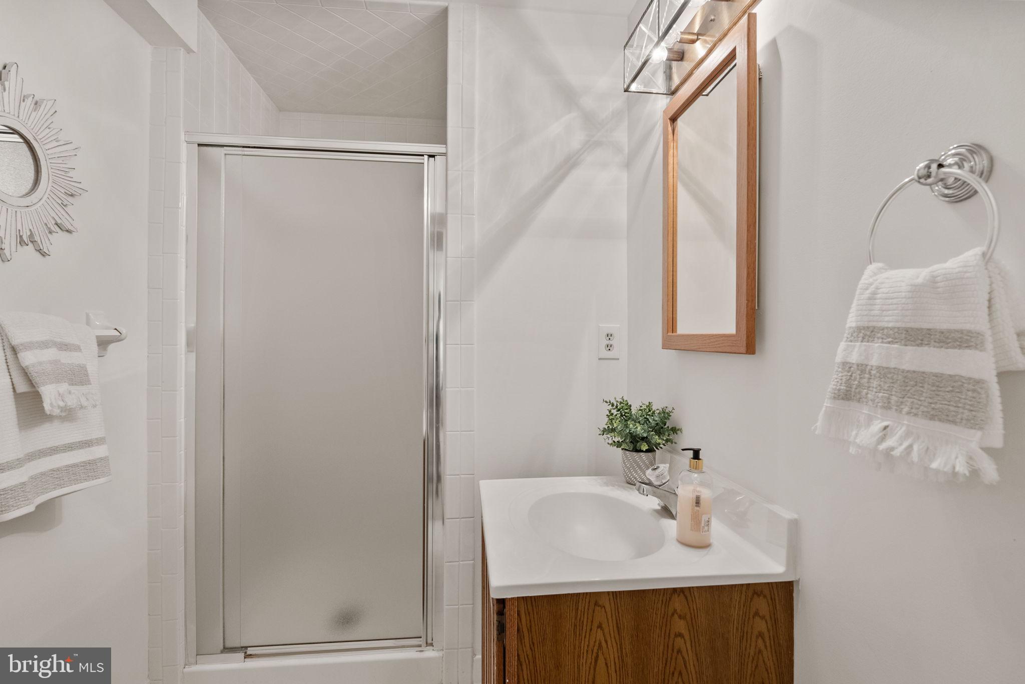 WINDSOR OAKS - Residential