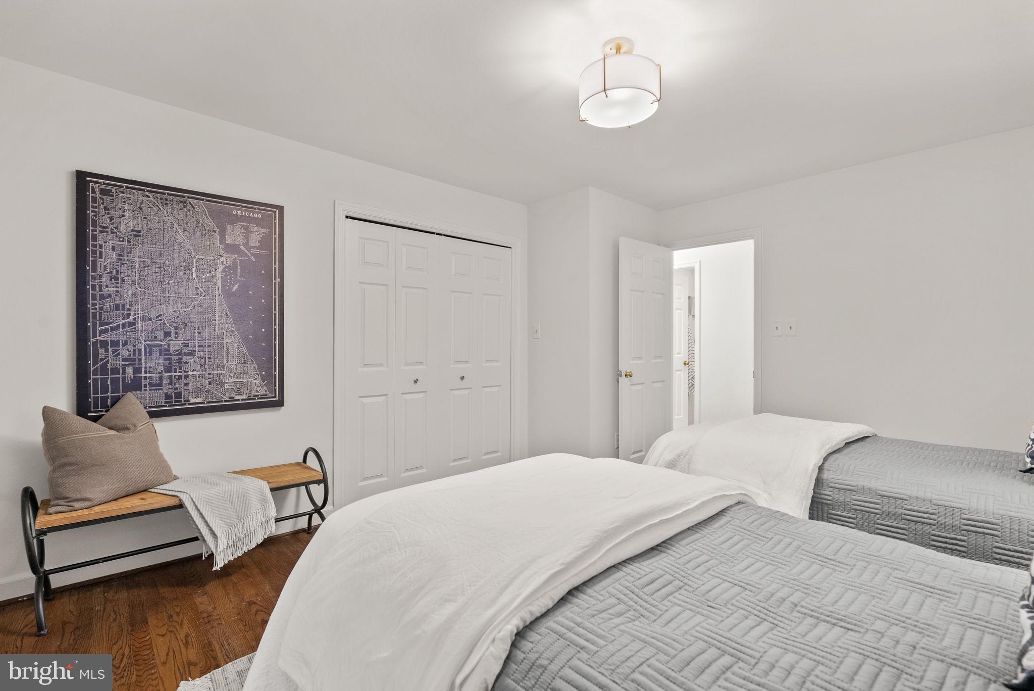 WINDSOR OAKS - Residential