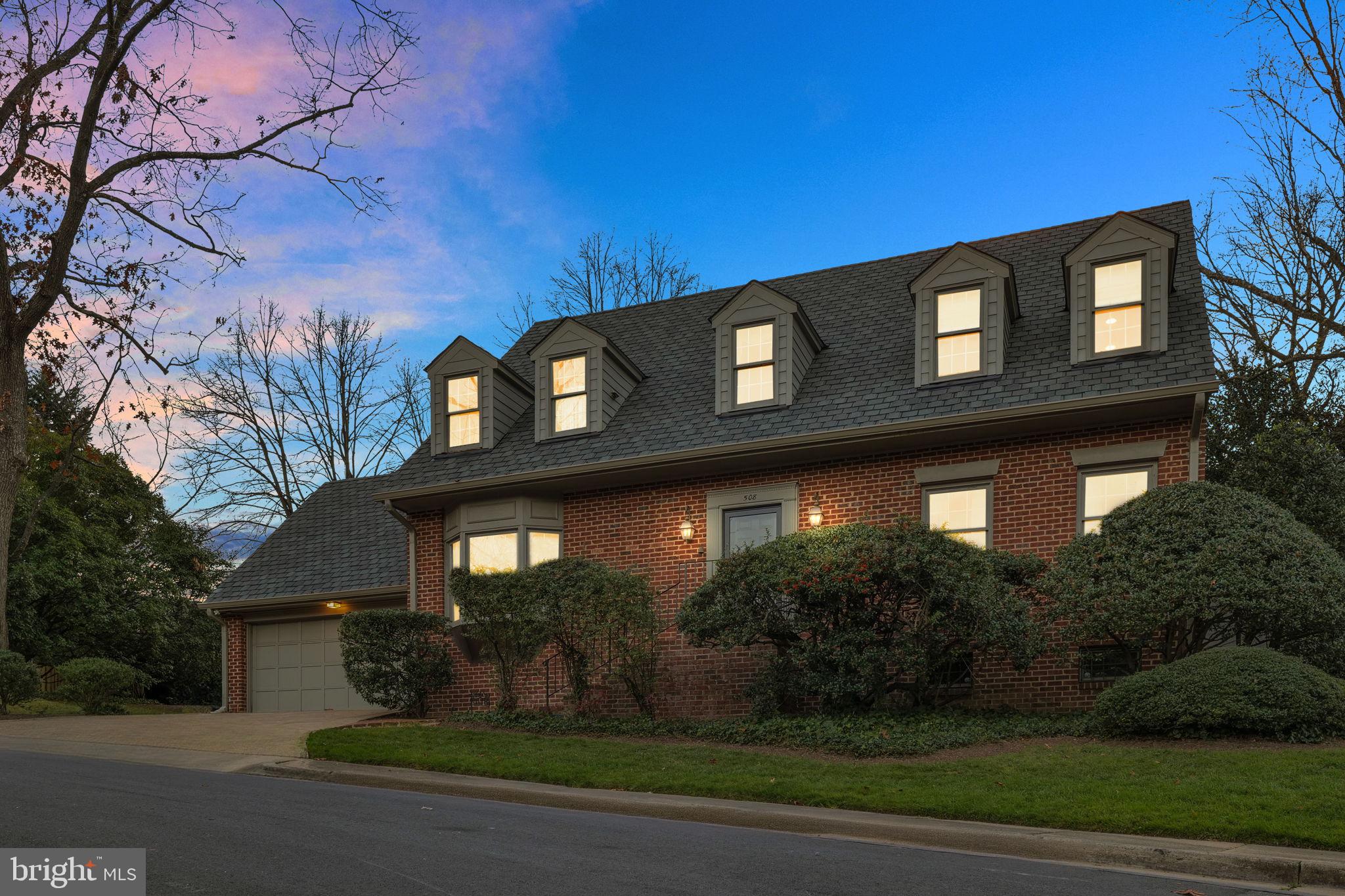 WINDSOR OAKS - Residential