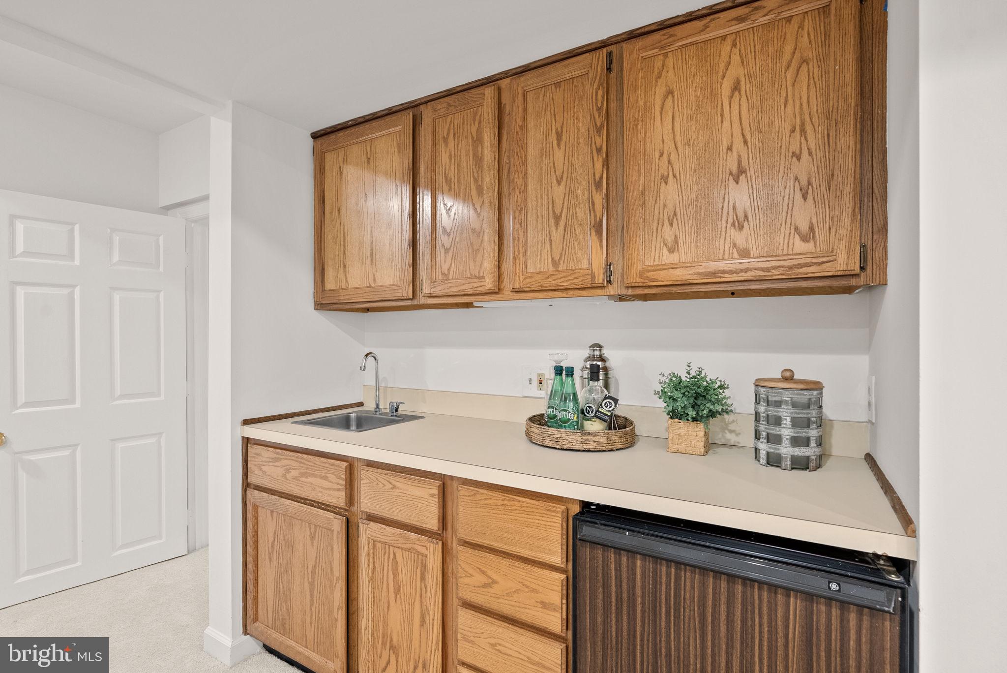 WINDSOR OAKS - Residential