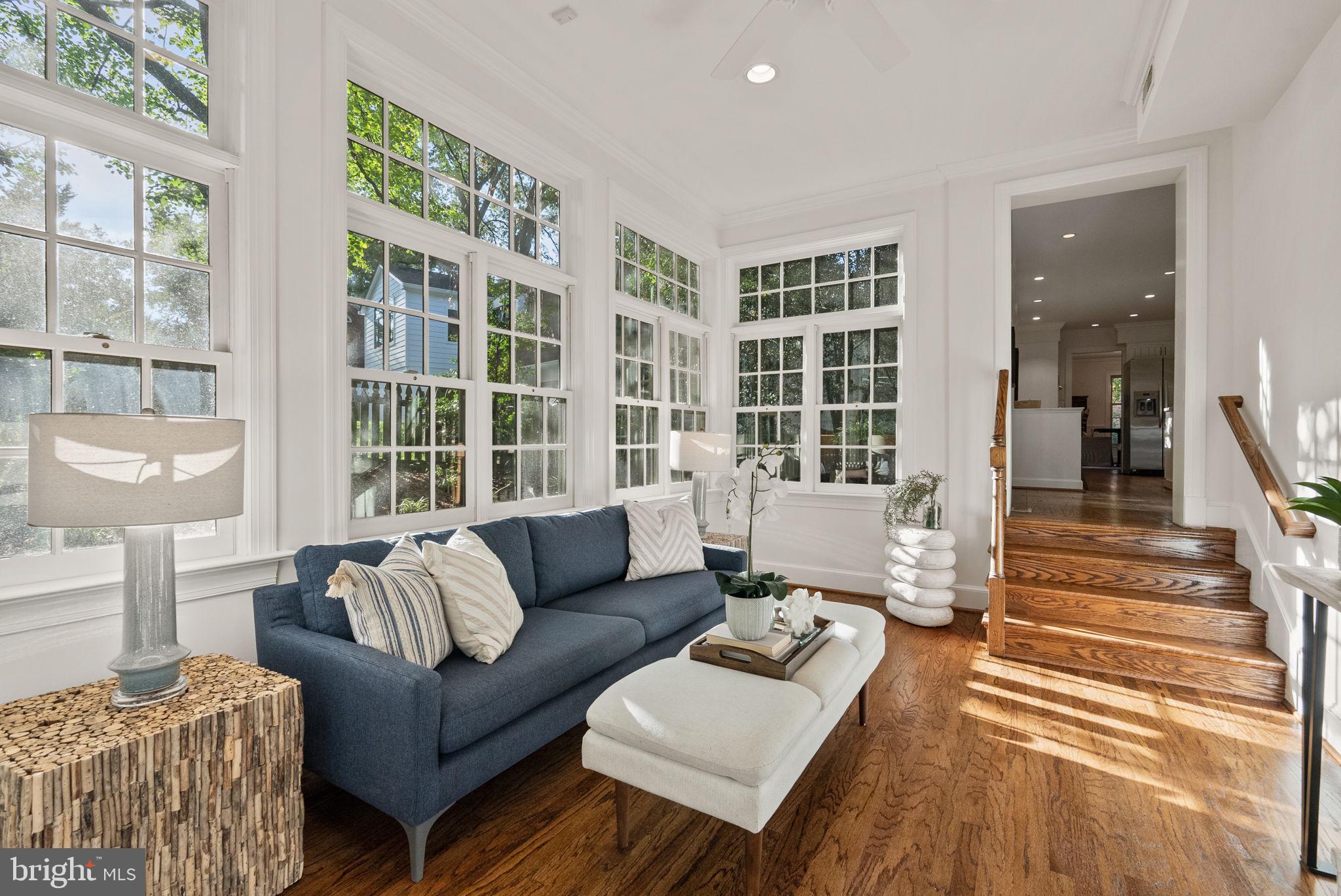 WINDSOR OAKS - Residential